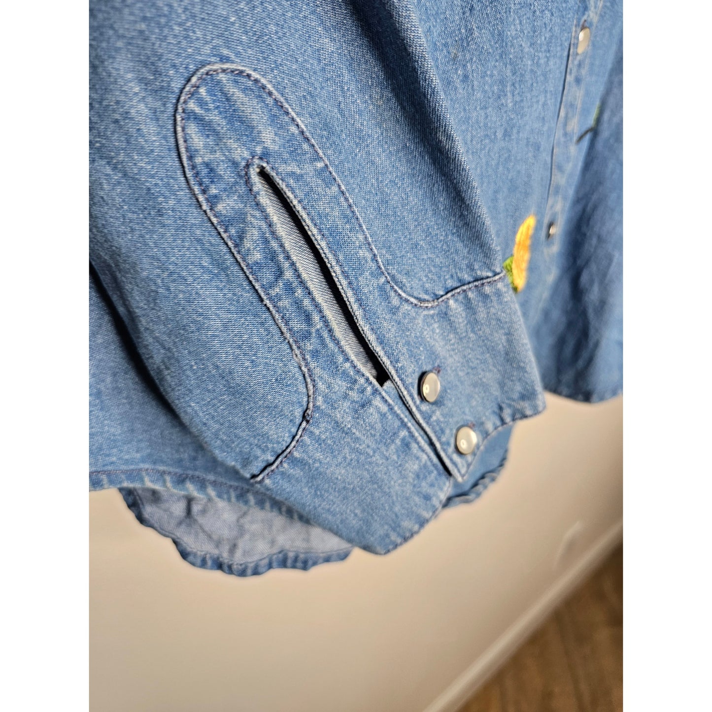 Vintage Bill Blass Denim Button Up Shirt W/ Embroidered Size Medium
