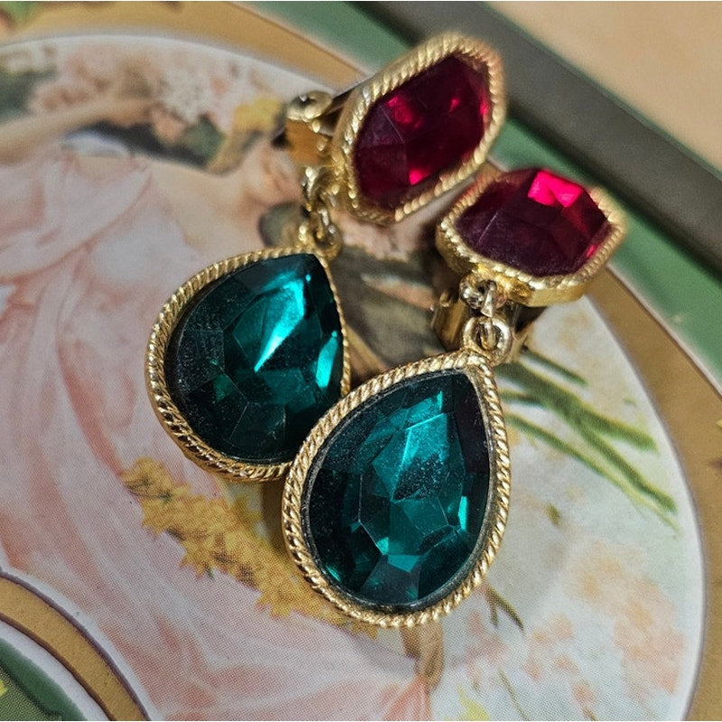Vintage Gold Tone Green & Red Teardrop Dangle Clip Earrings