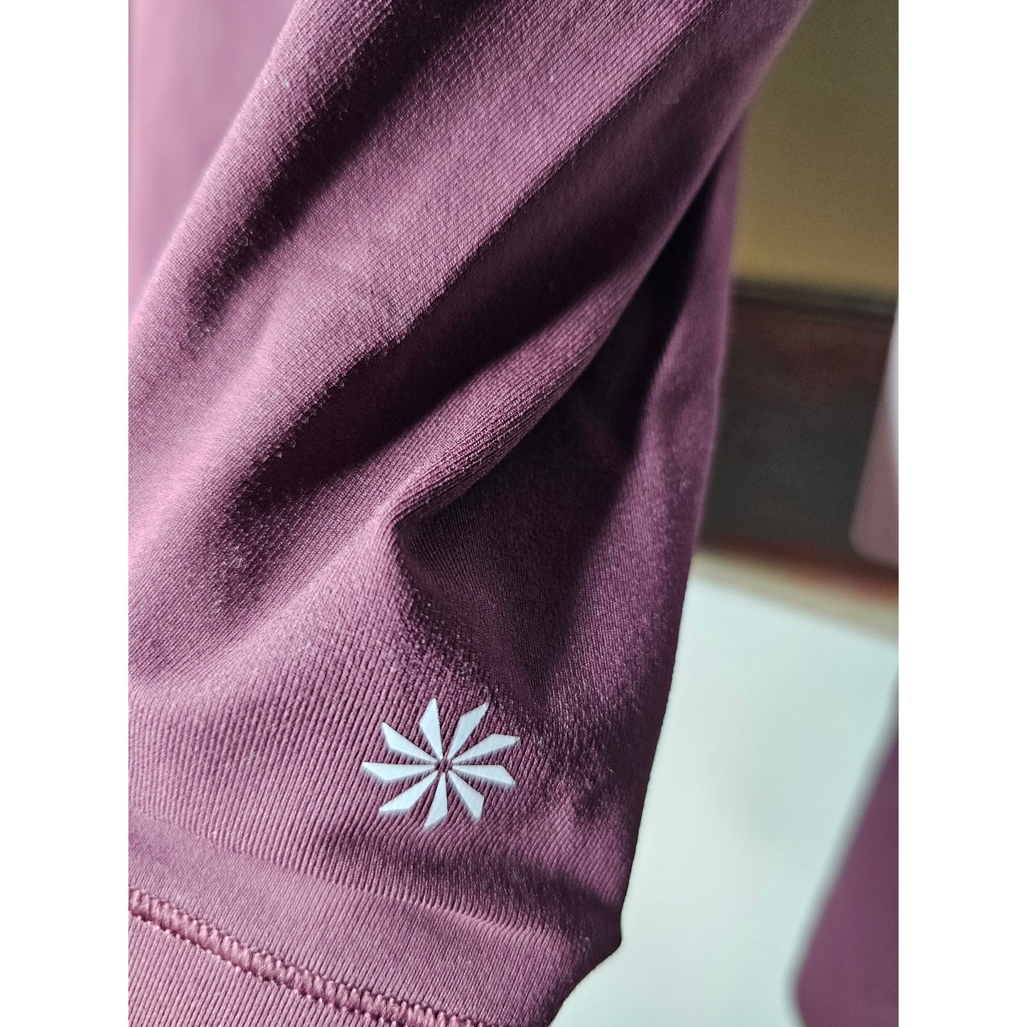 NWT Athleta Shanti Top Size 1X Antique Burgandy Long Sleeve & Cropped
