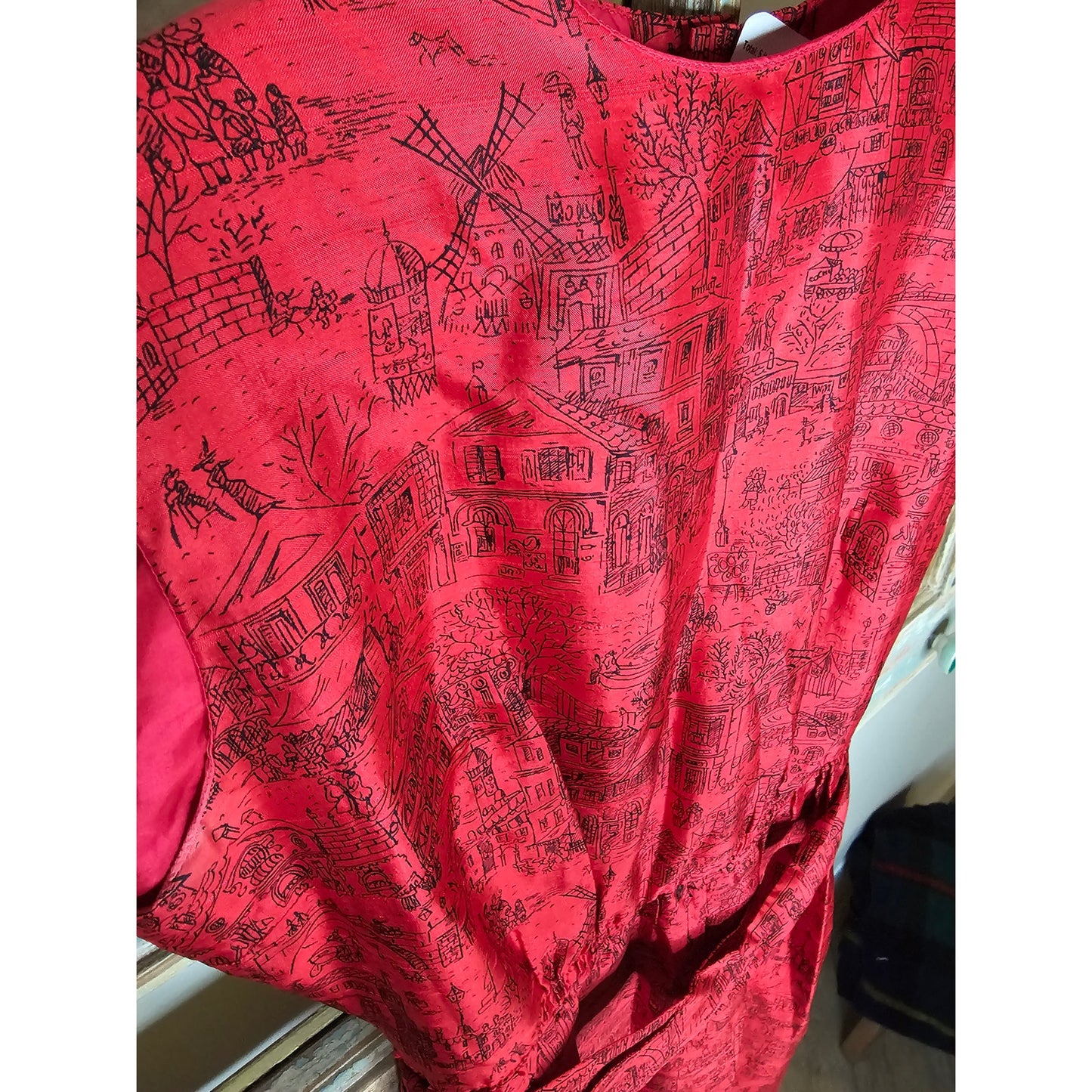 Vintage Lanz Red Silk Dress With sketched Street Scene knee length size small