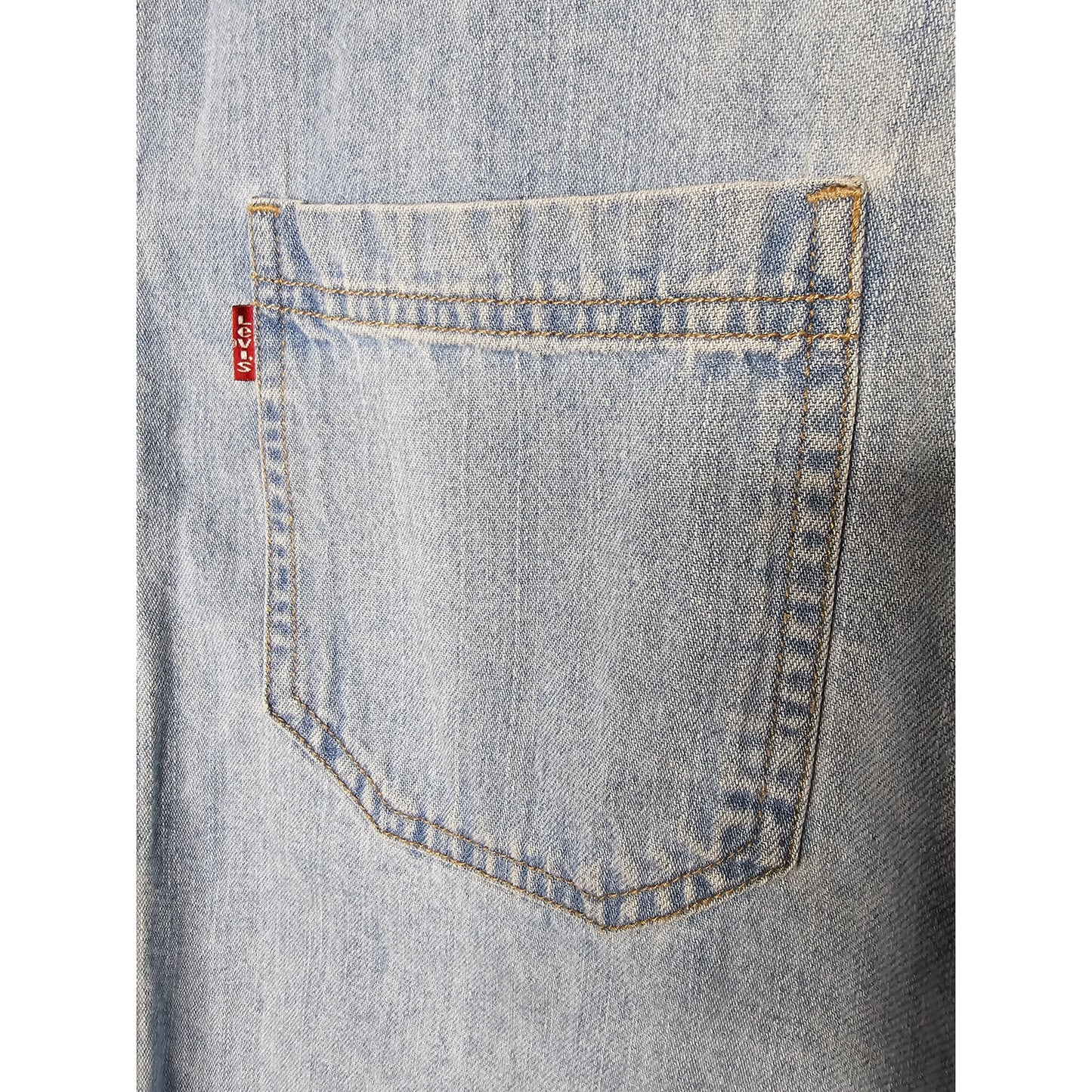 Levis Oversized Denim Sleeveless Shirt in Ladies Size Medium