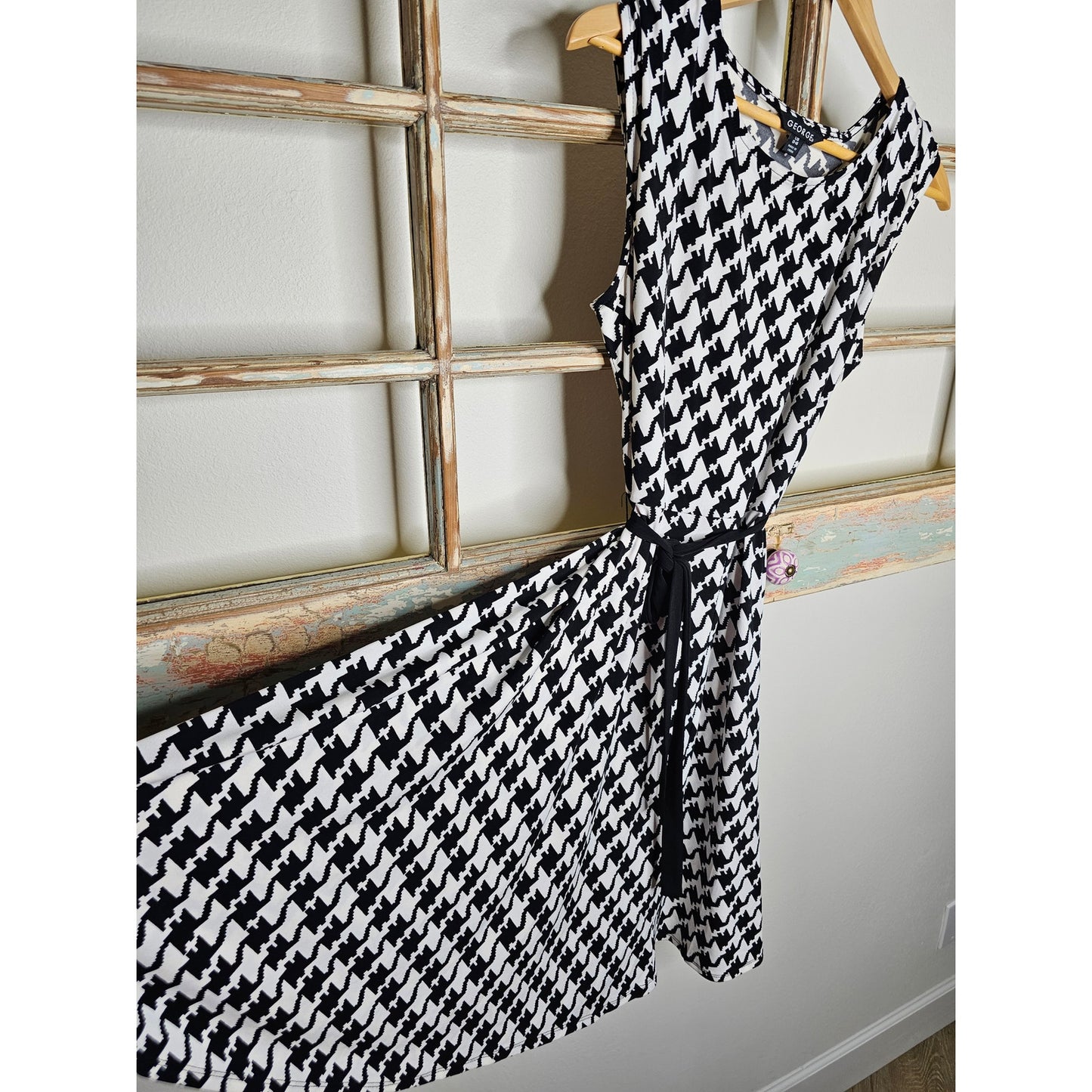 George Houndstooth Knee-length Sleeveless Dress Ladies size Large