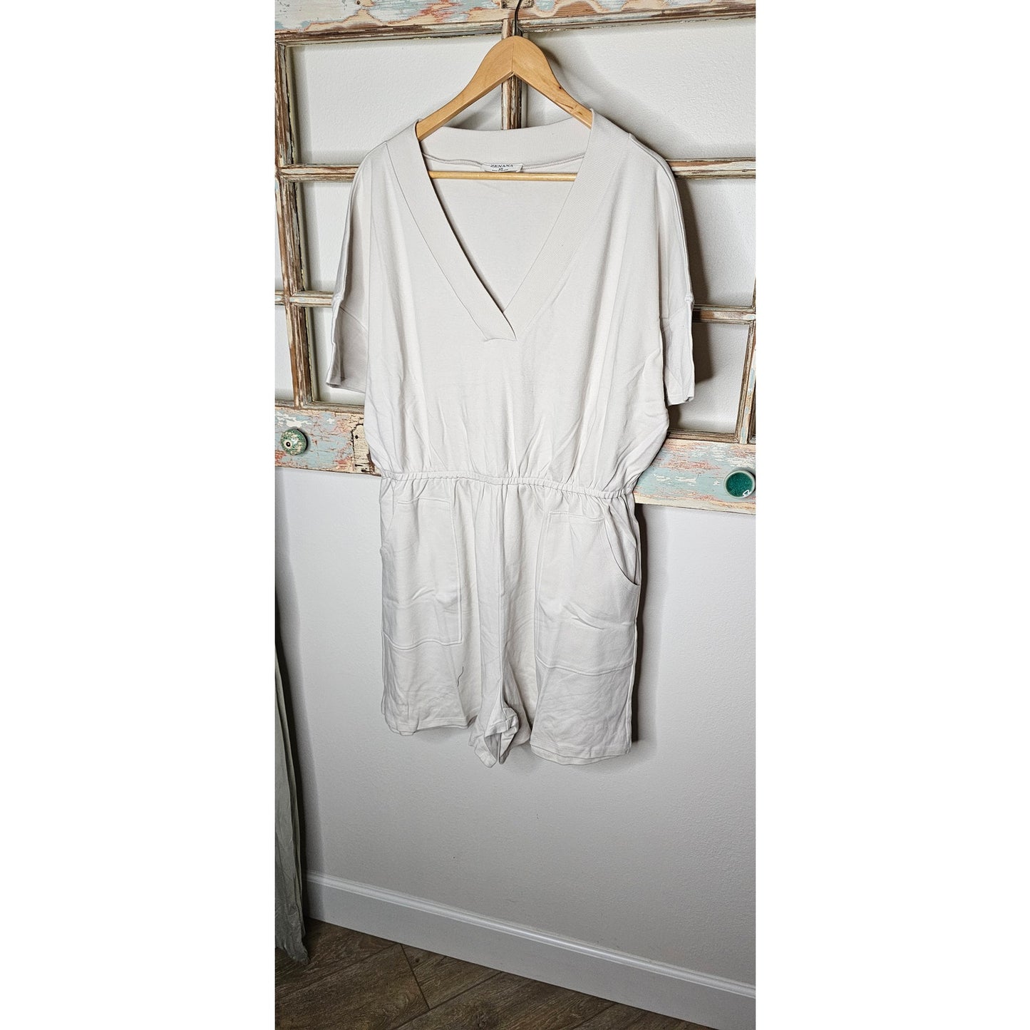 NWT Zenana Drop Shoulder V-neck Short romper with pockets size 3x 22/24
