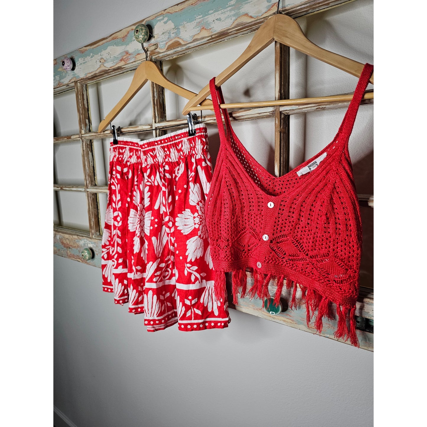 NWOT Haute Hippie red/white Linen blend Tiered Skirt Ladies size Medium