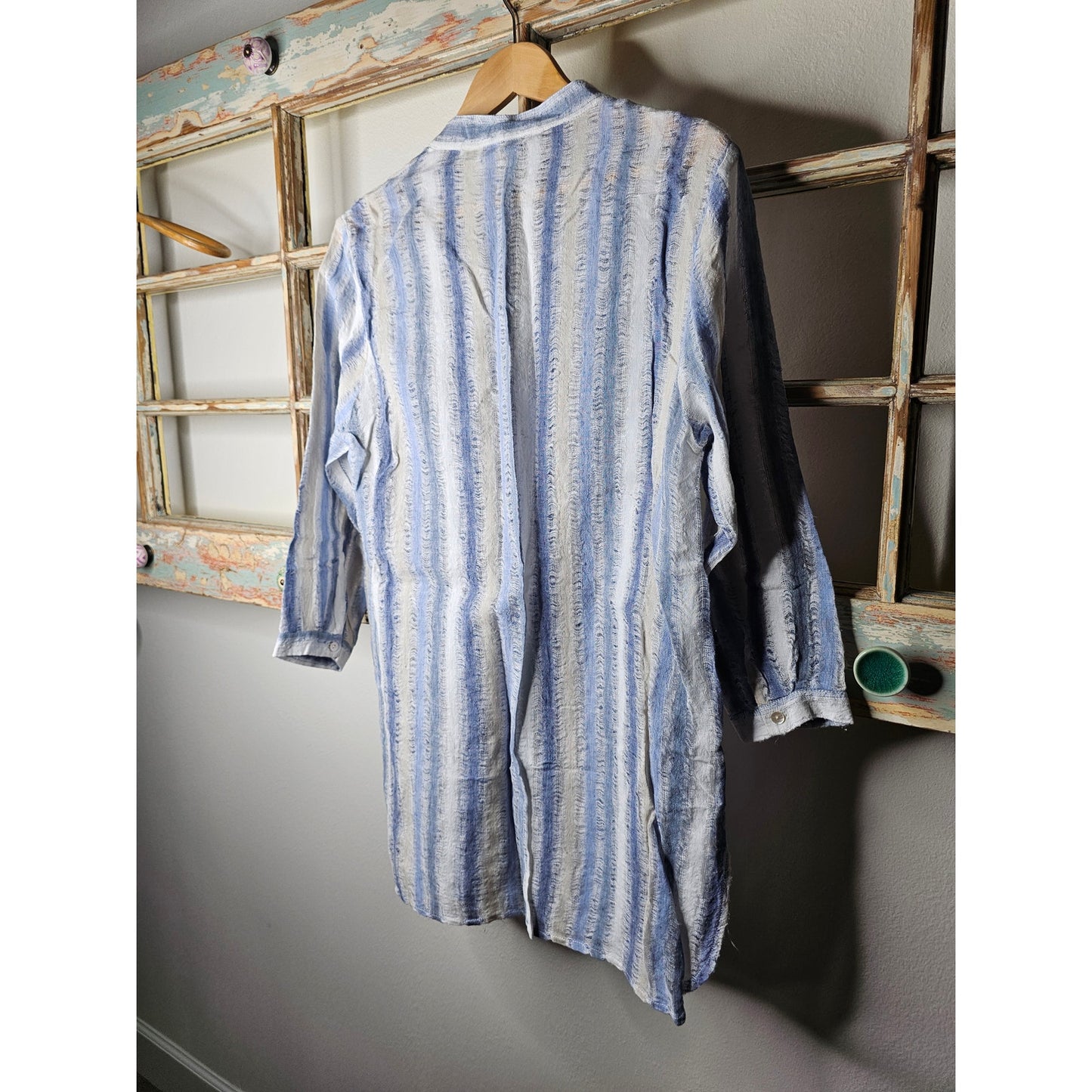 Linen Amelline V-neck Striped Button Up with Eyelash Detail Ladies Size Large