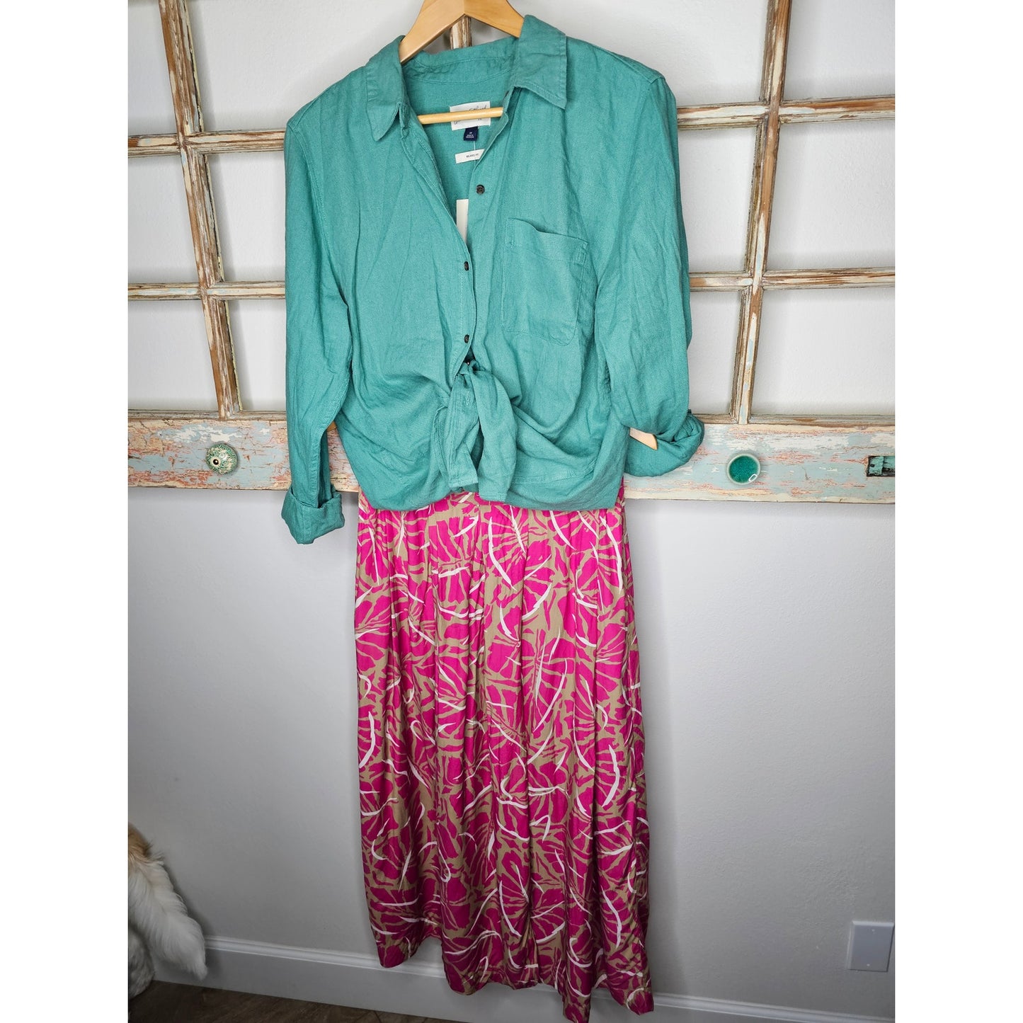 NWT Linen Relaxed Fit Teal Button Up Ladies collared shirt Size Medium