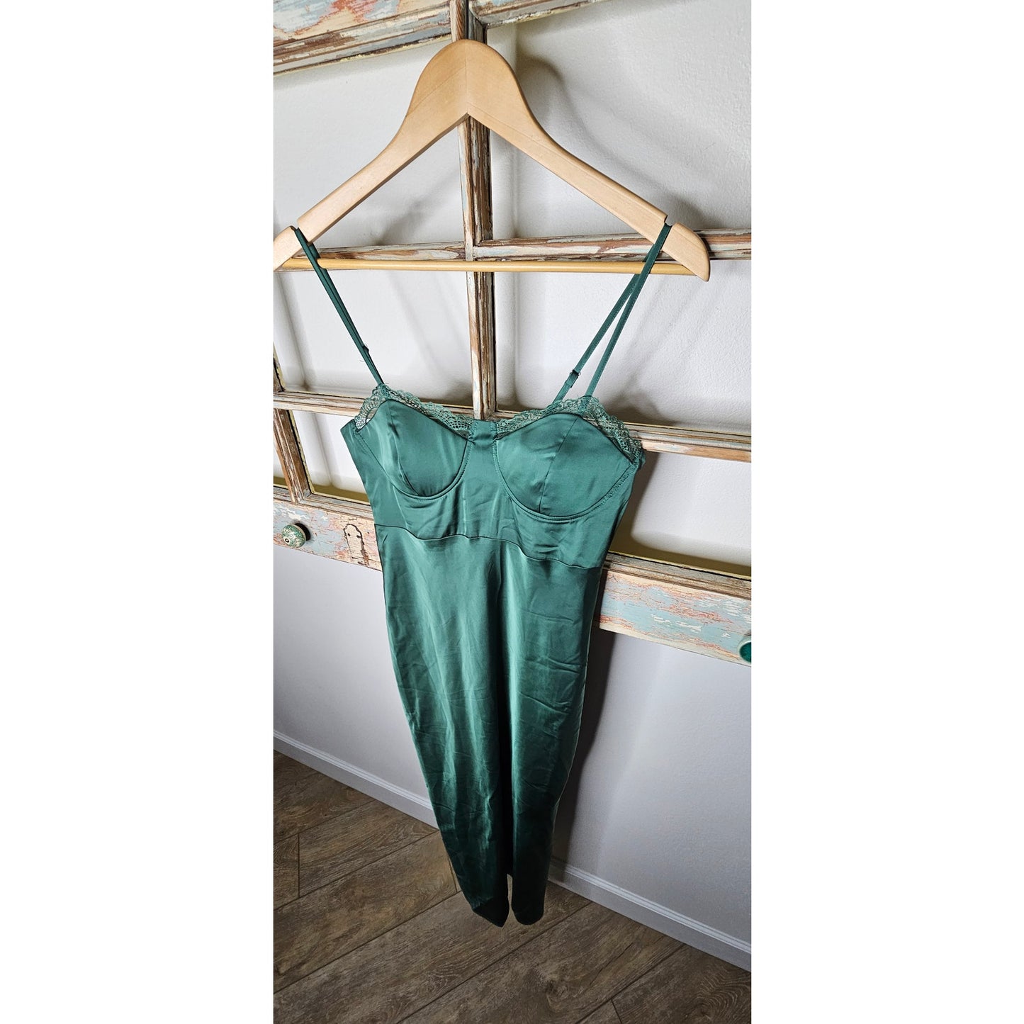 NWT Green Bustier Slip Midi Dress with Lace in Ladies size Small