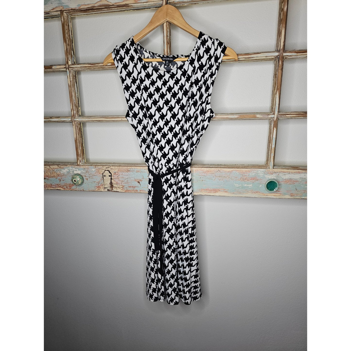 George Houndstooth Knee-length Sleeveless Dress Ladies size Large