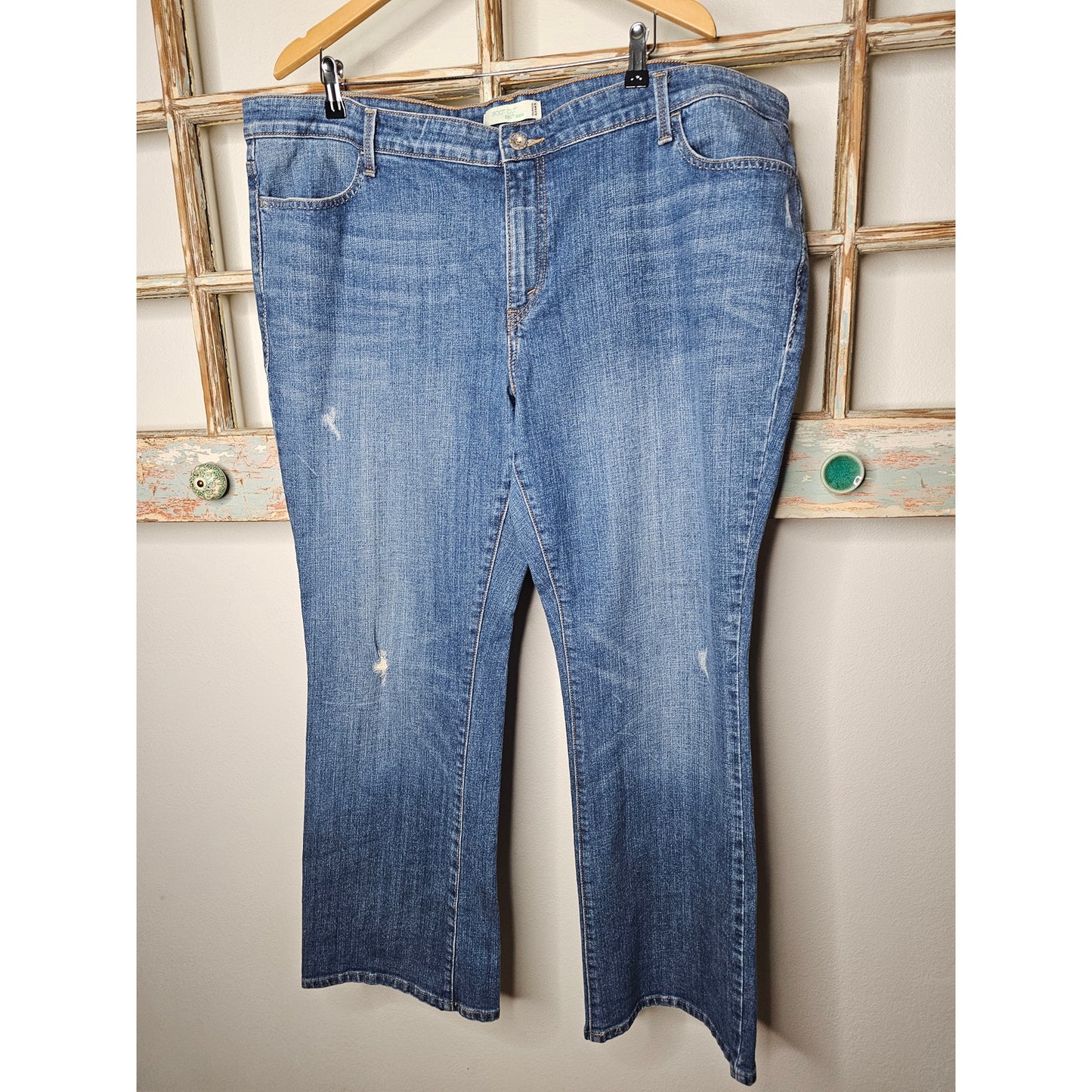 LEVIS Boot Cut 590 Jeans Medium Wash Ladies size 22M