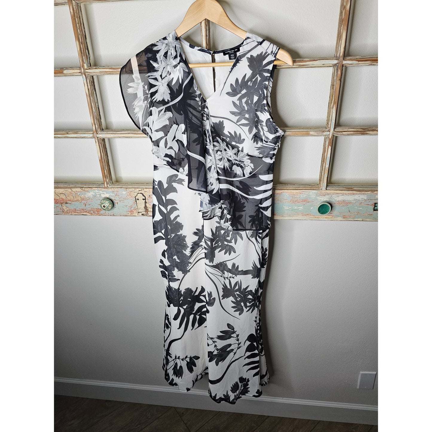 NWOT Karen Millen Floral Georgette Ruffle Front Midi Dress Ladies size Small