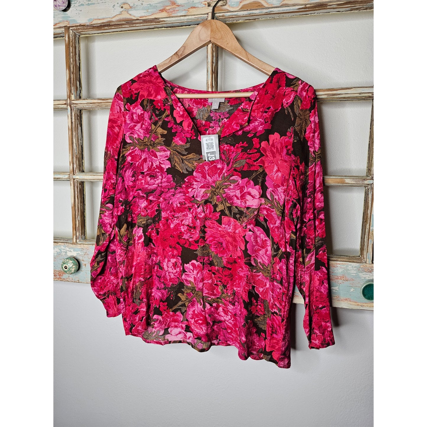 NWT J.Jill Red Floral Festive 3/4 Sleeve V-neckline Blouse Size MP
