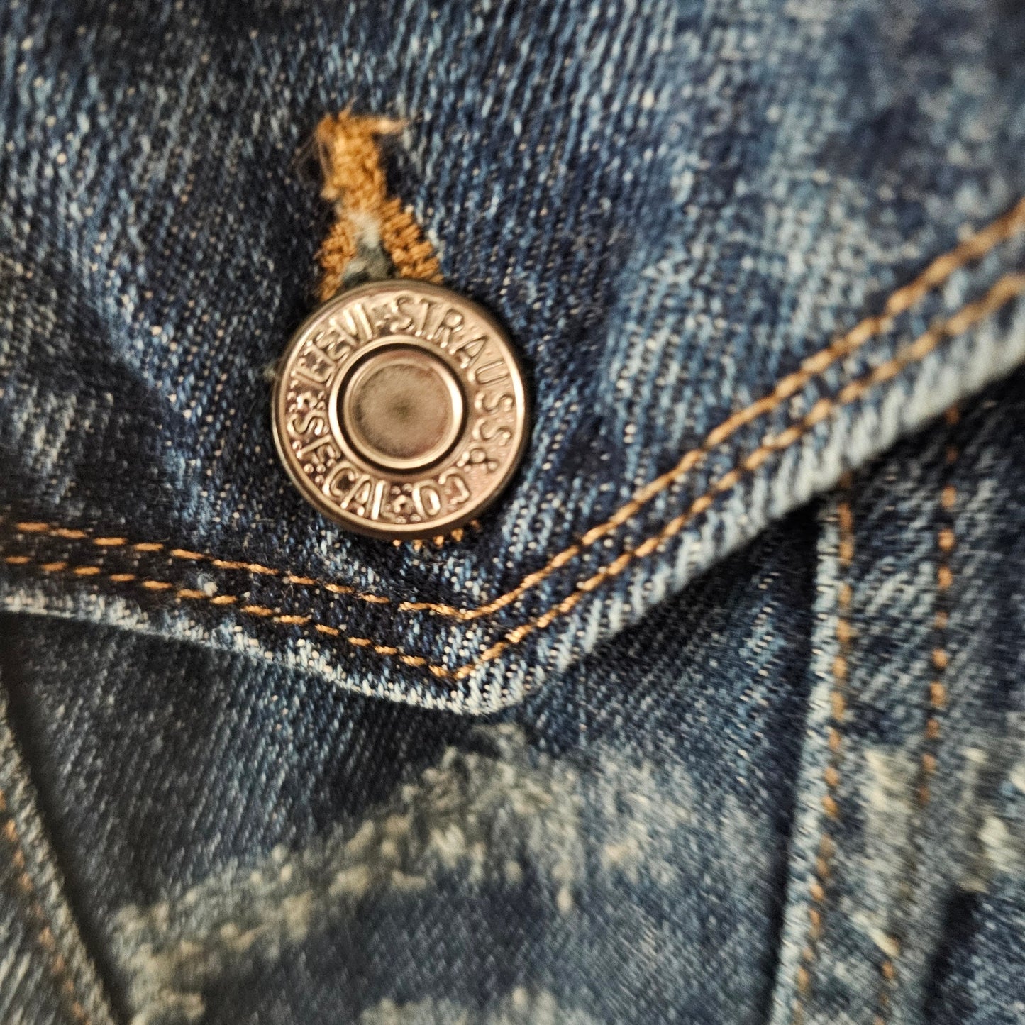 Levi Strauss & Co. Denim Jean Distressed Trucker Jacket Ladies Size XL