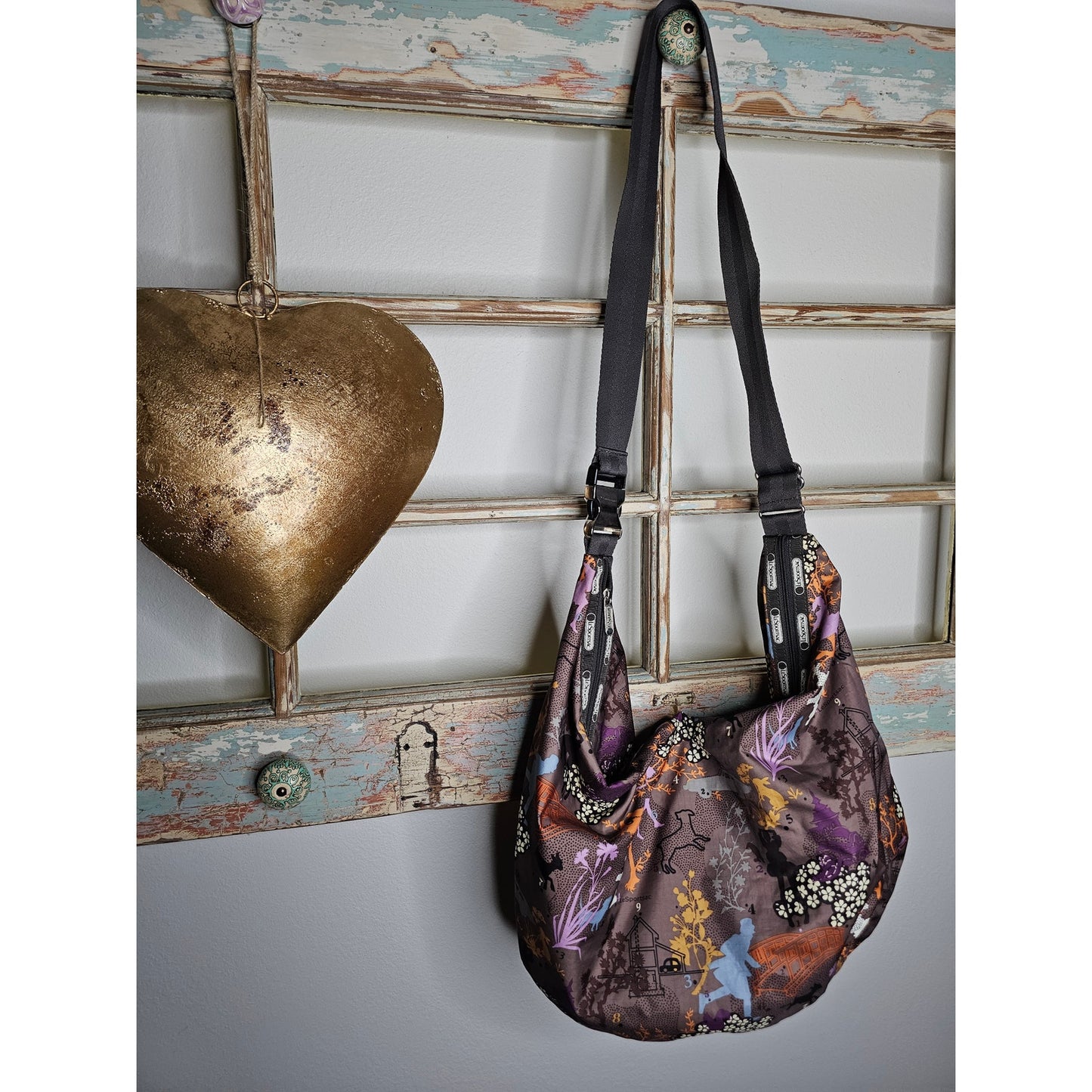 Le Sport Sac essential Large Nylon Sling Bag in Earthtones