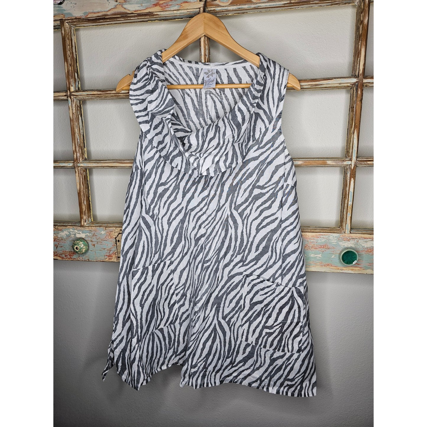 Match Point Linen Animal Print Zebra Tunic Sleeveless Cowl Neck Ladies size Small