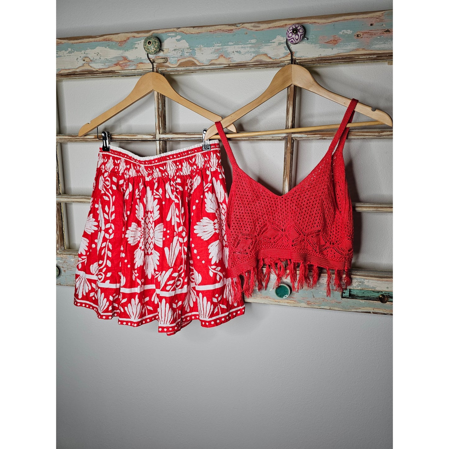 NWOT Haute Hippie red/white Linen blend Tiered Skirt Ladies size Medium