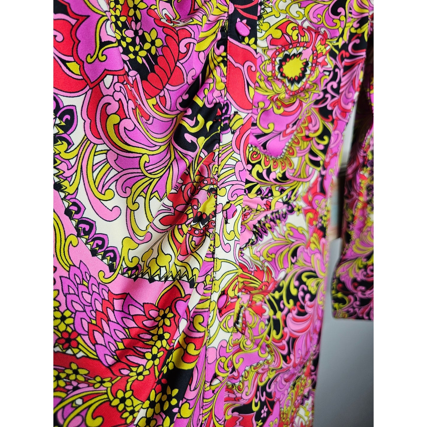 NWT Flora Bea Makely Retro Print Button Up Dress Ladies size Medium