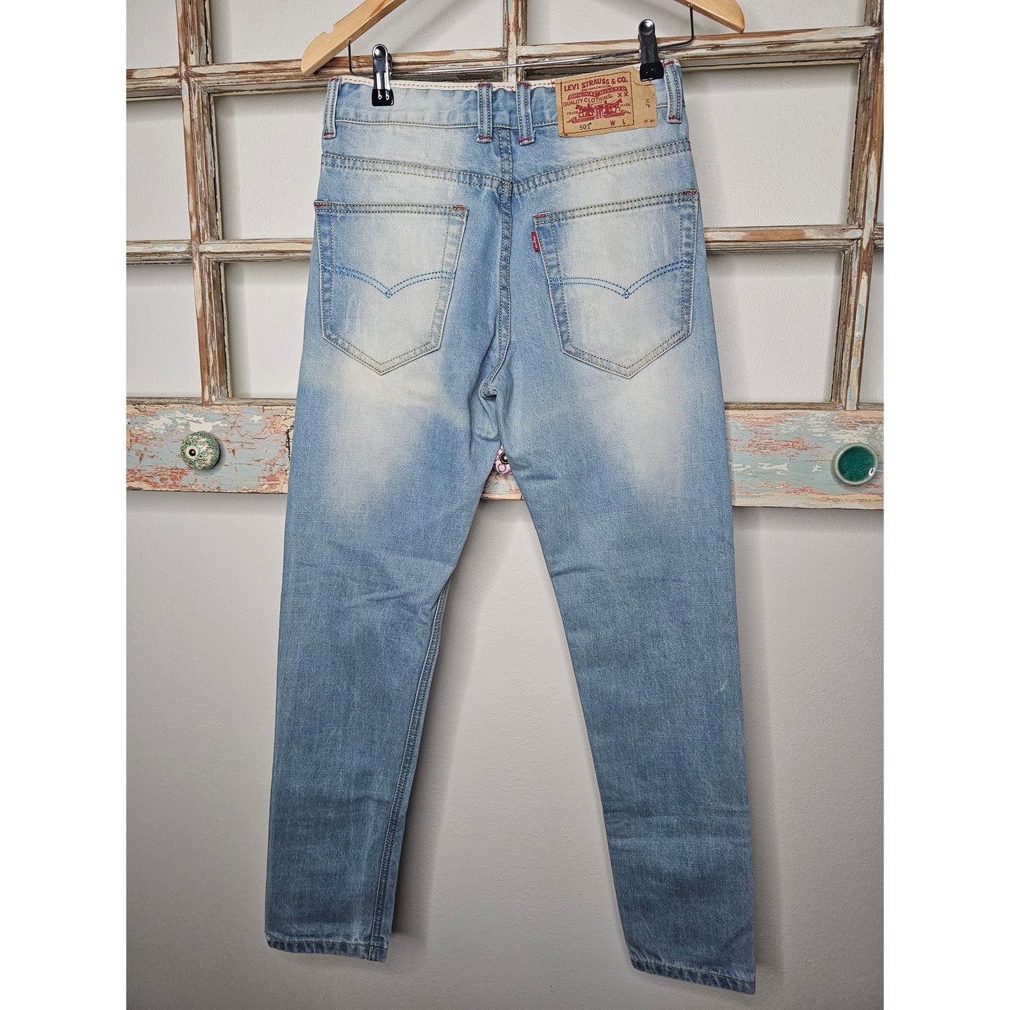 LEVIS 501 LIGHTER WASH TAPERED LEG LADIES SIZE 28