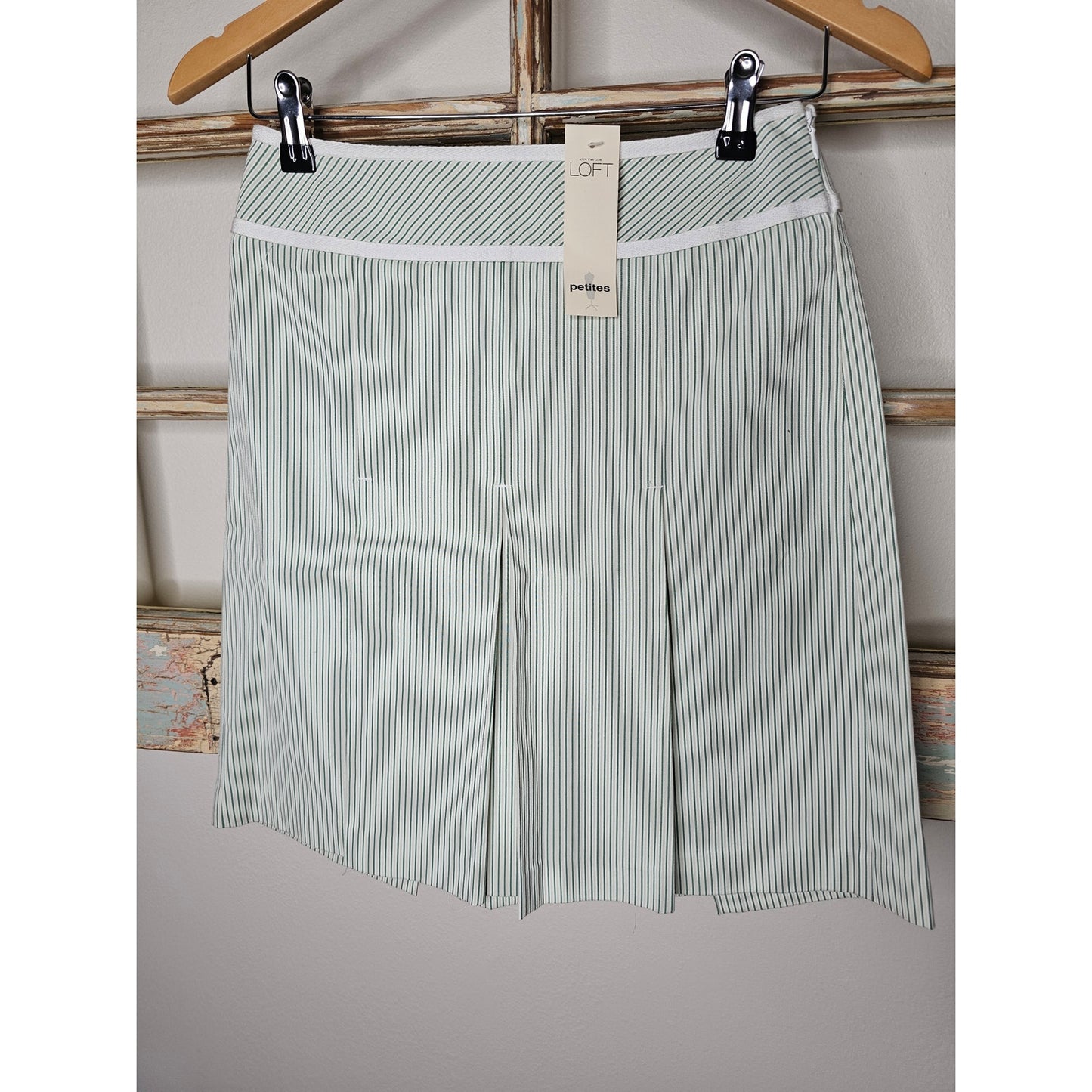 NWT Ann Taylor Loft Green & White Striped Tennis Style Skirt Size 0 Petite