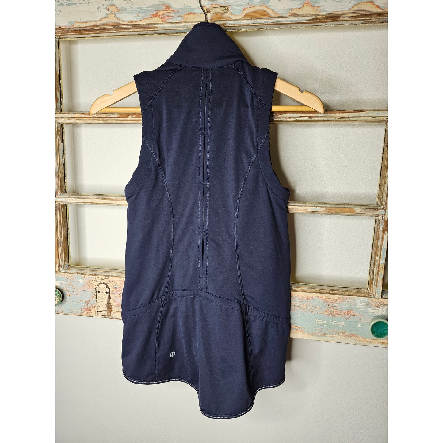 Lululemon Kicking Asphalt Vest Navy Ladies size 2