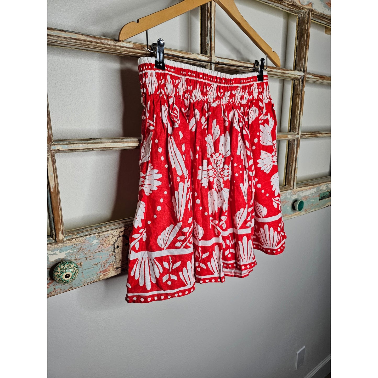 NWOT Haute Hippie red/white Linen blend Tiered Skirt Ladies size Medium