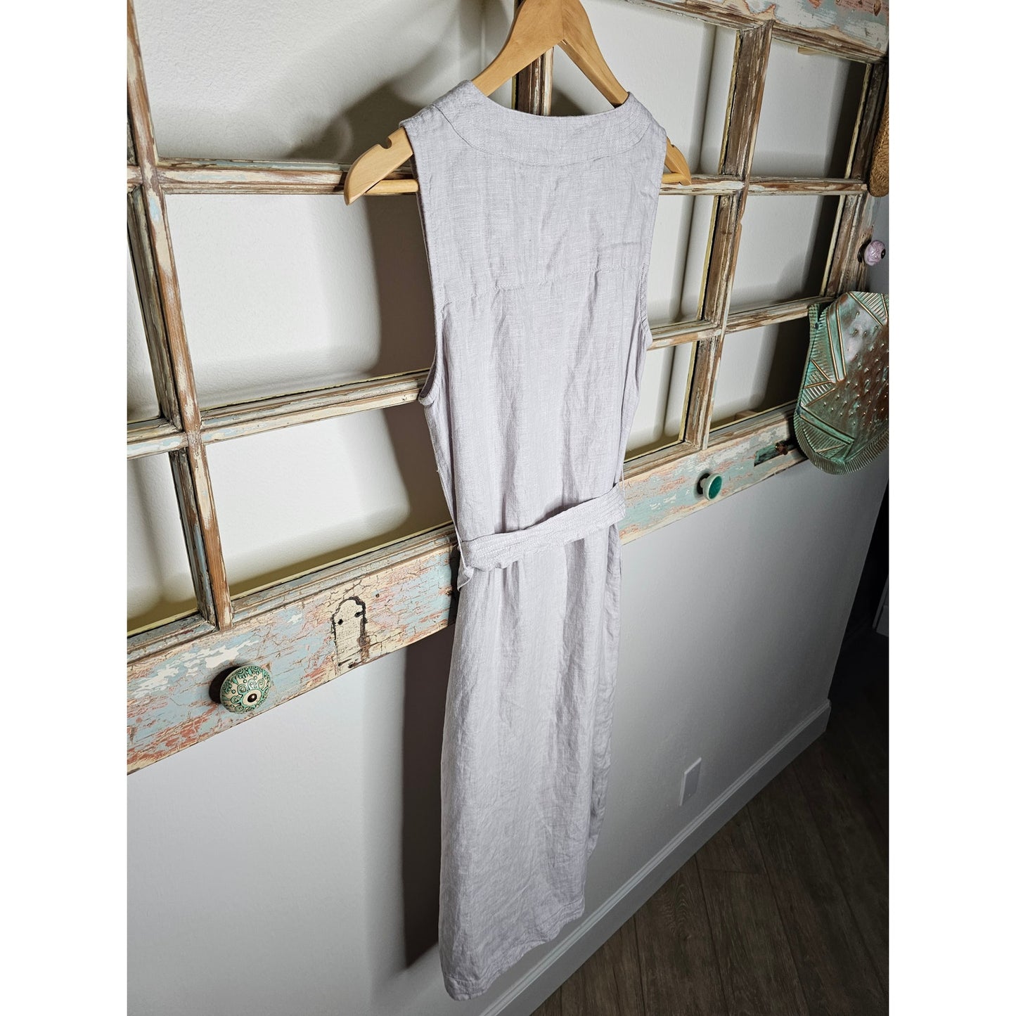 Tahari 100% Linen Sleeveless V-Neck Dress Tie Waist Midi Side Slits Size Small
