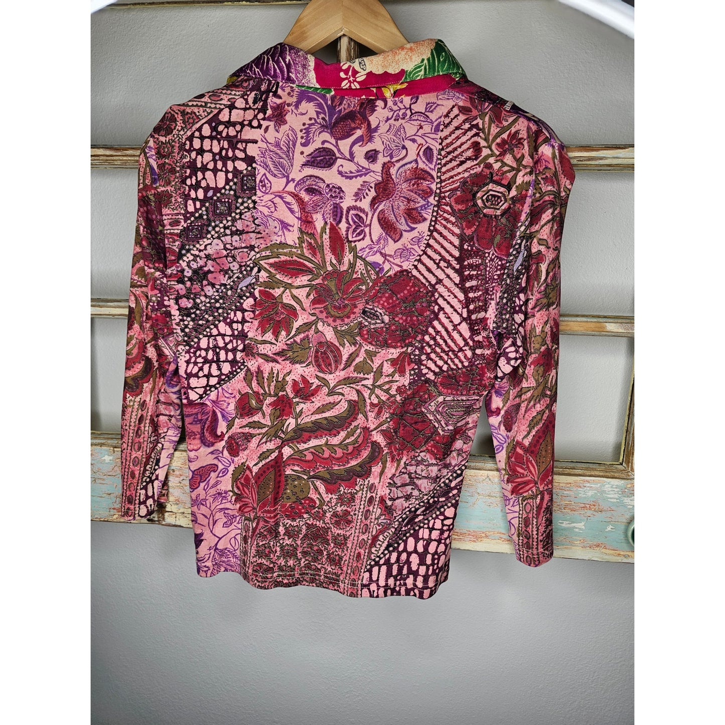 PatchWork Pattern shirt with sequence V- neck ladies size small