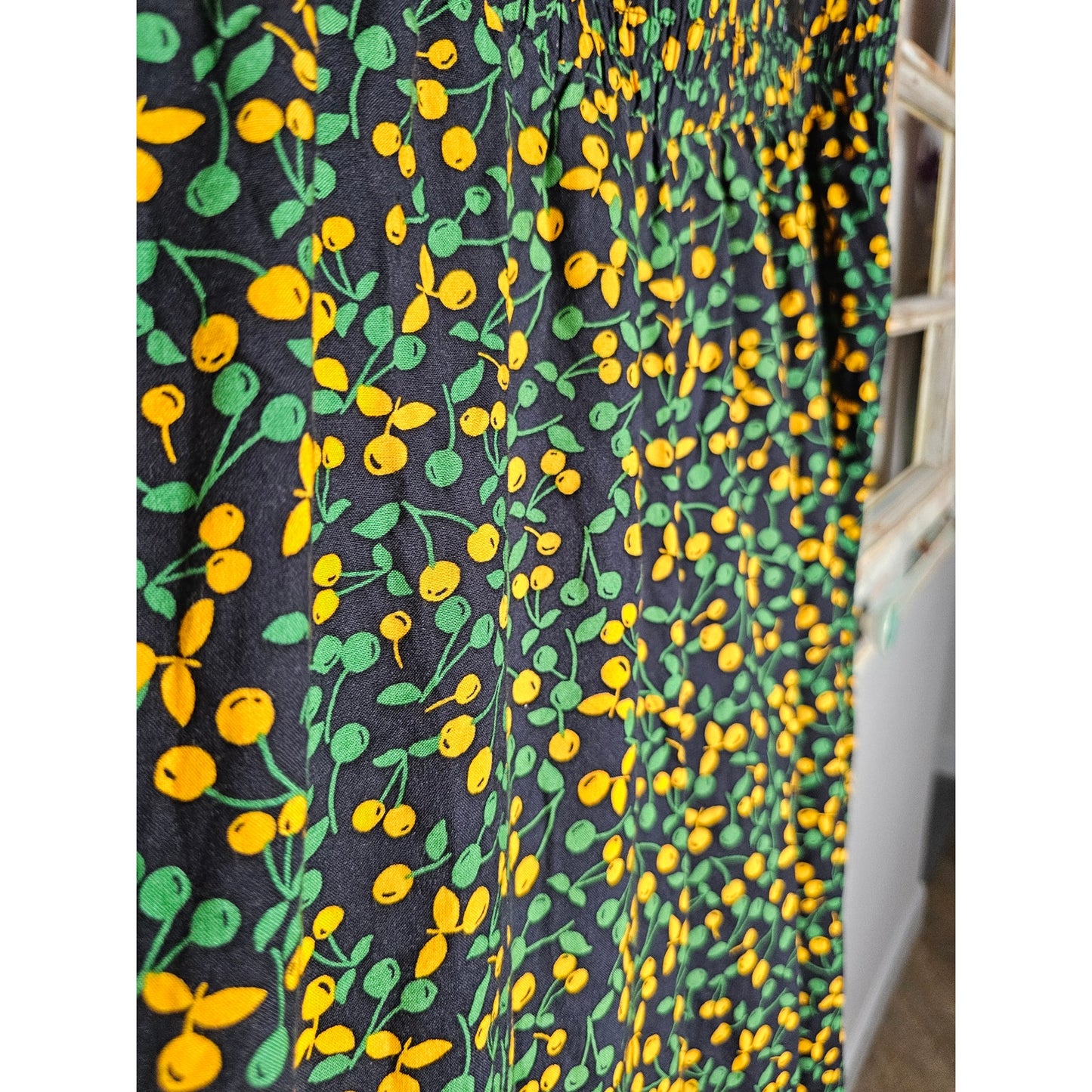 Curations Women's Tulip Hem Cropped Lemon Pants Size Large