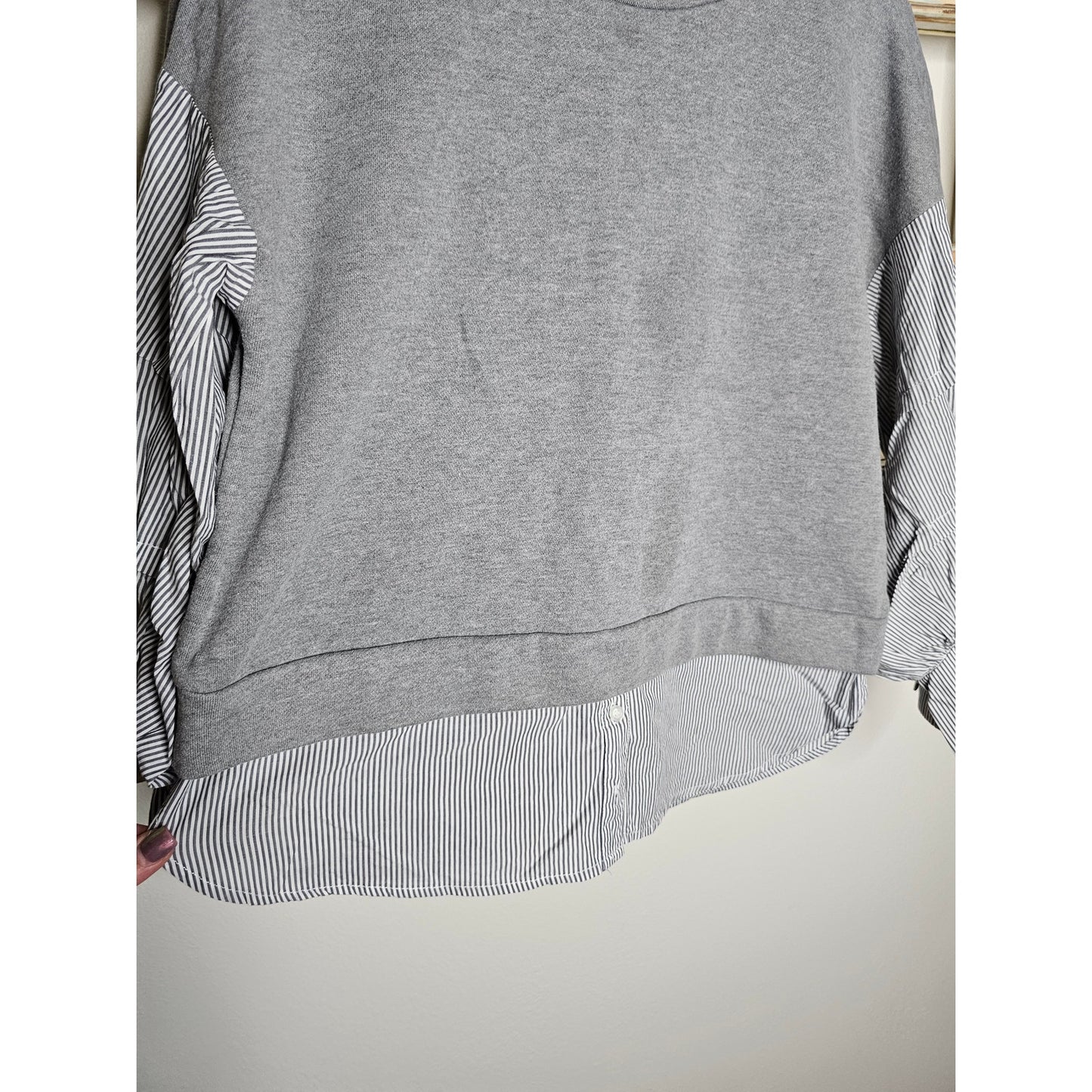 Mello Day Rushed Striped Sleeve W/ Grey Sweater 2PC Ladies size large