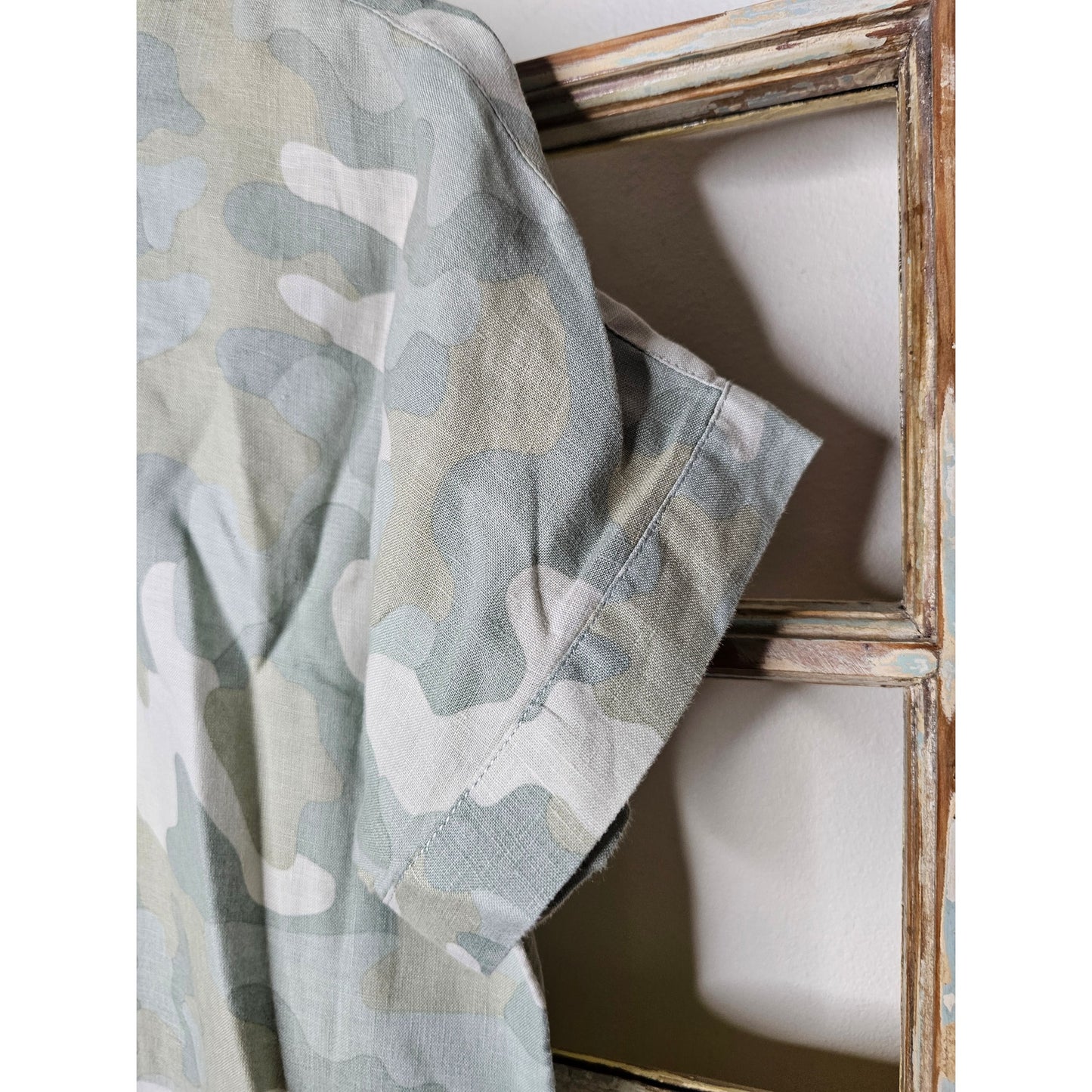 Linen Camouflage Button Up Dress By C&C California Ladies size Large