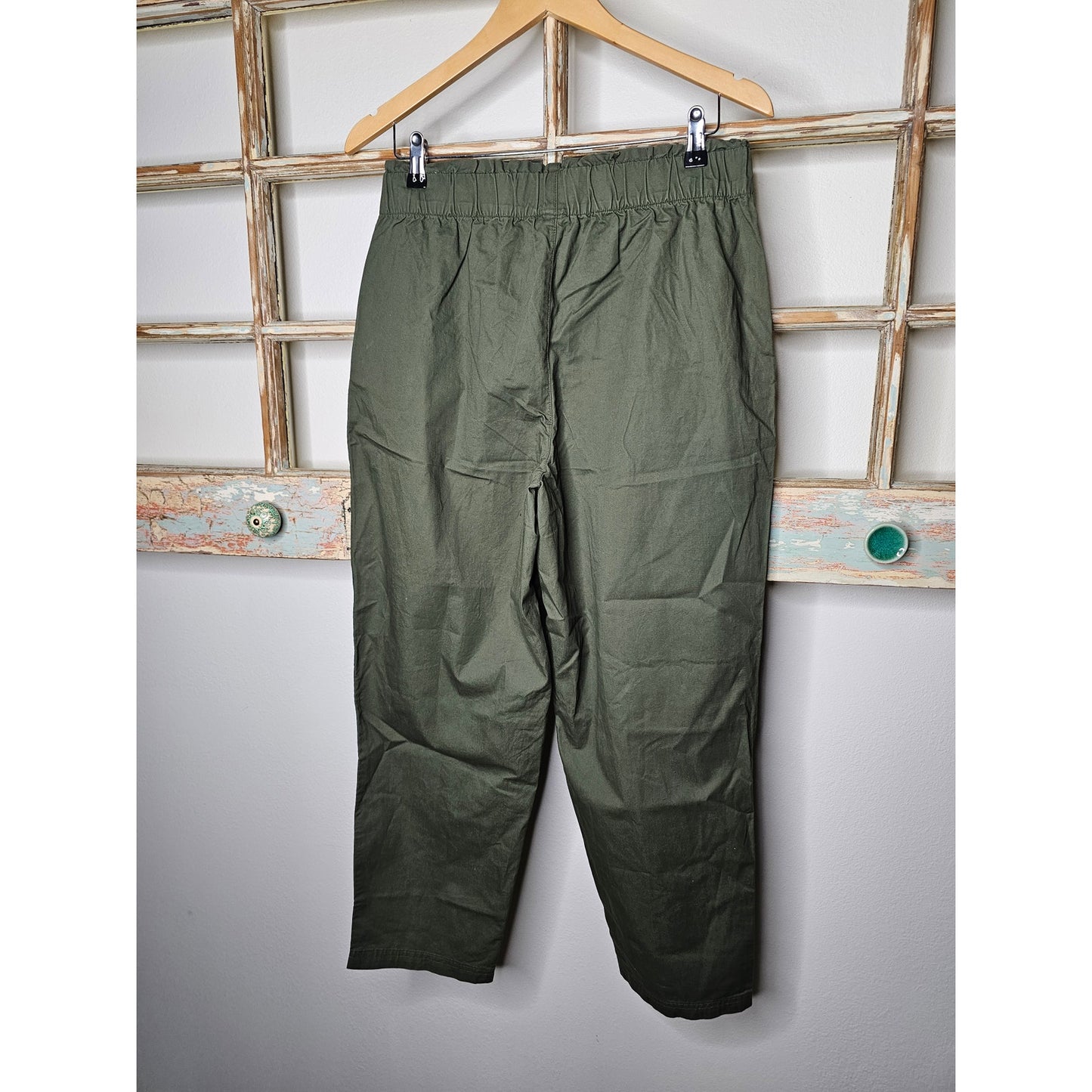 NWT Army Green Tapered Leg Wide Elastic Waistband Ladies Size Medium