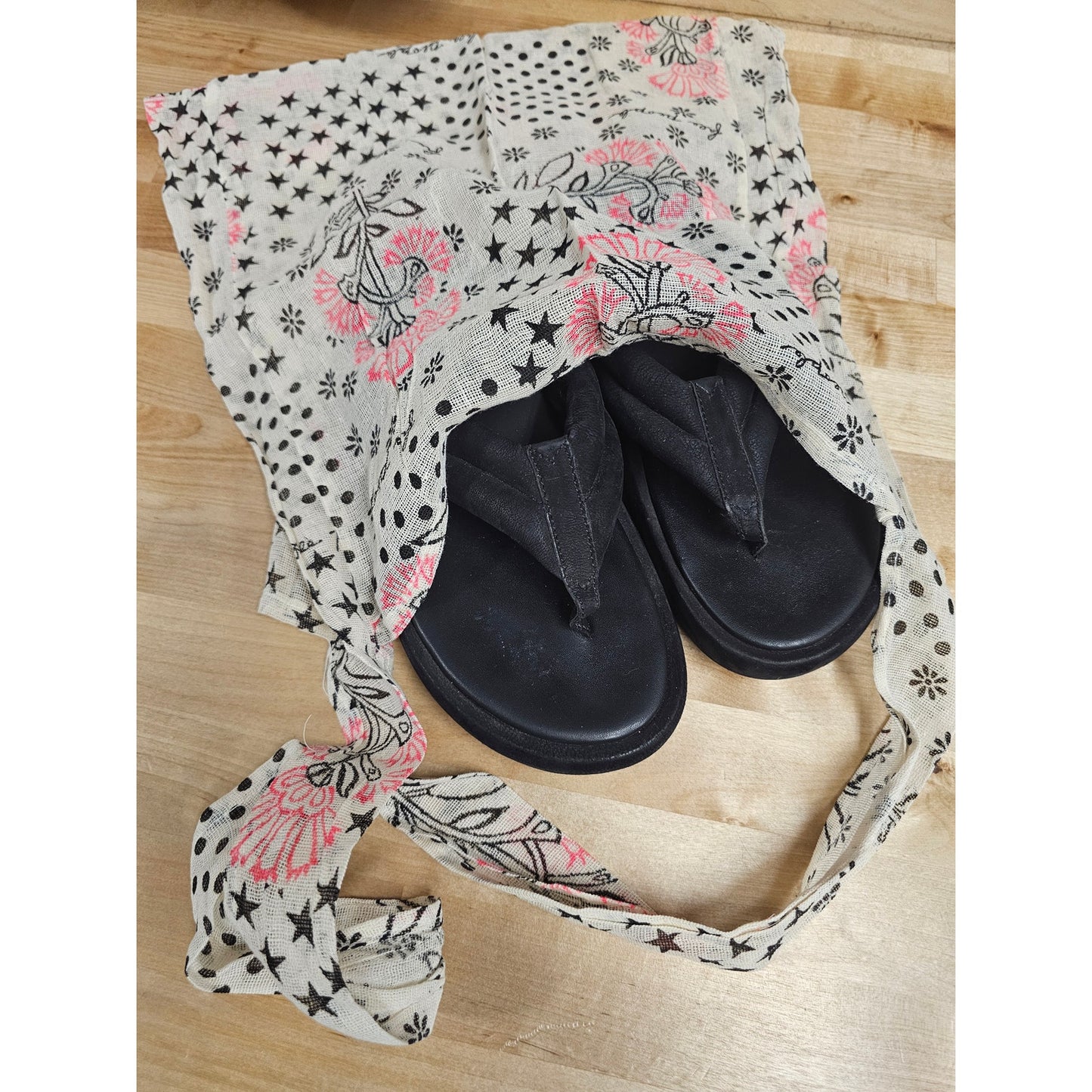 Free People Wonderland Black Leather Flip Flop Ladies size 38.5 / 8.5 & BAG