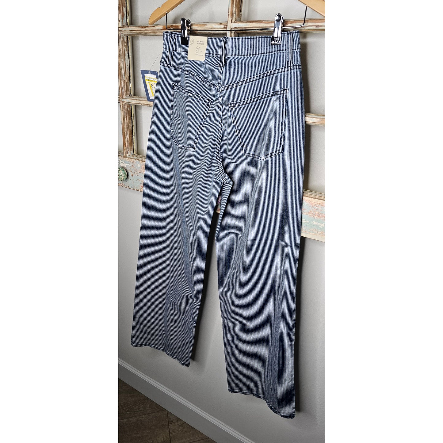 NWT High Rise Wide Leg Conductor blue/white stripe Jeans Ladies size 6