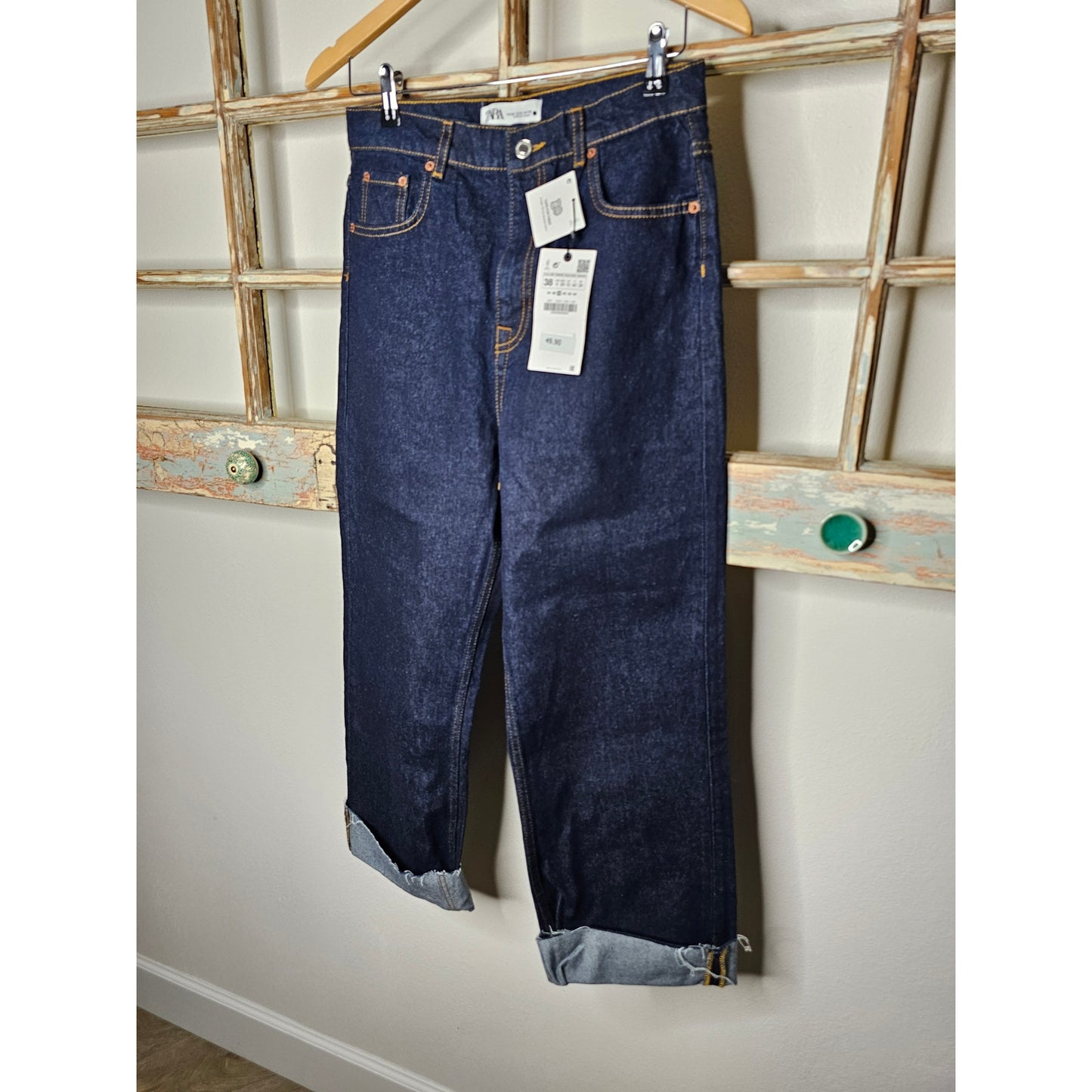 NWT Zara Dark Wash High Rise Relaxed fit Cuffed Jeans Ladies size 6