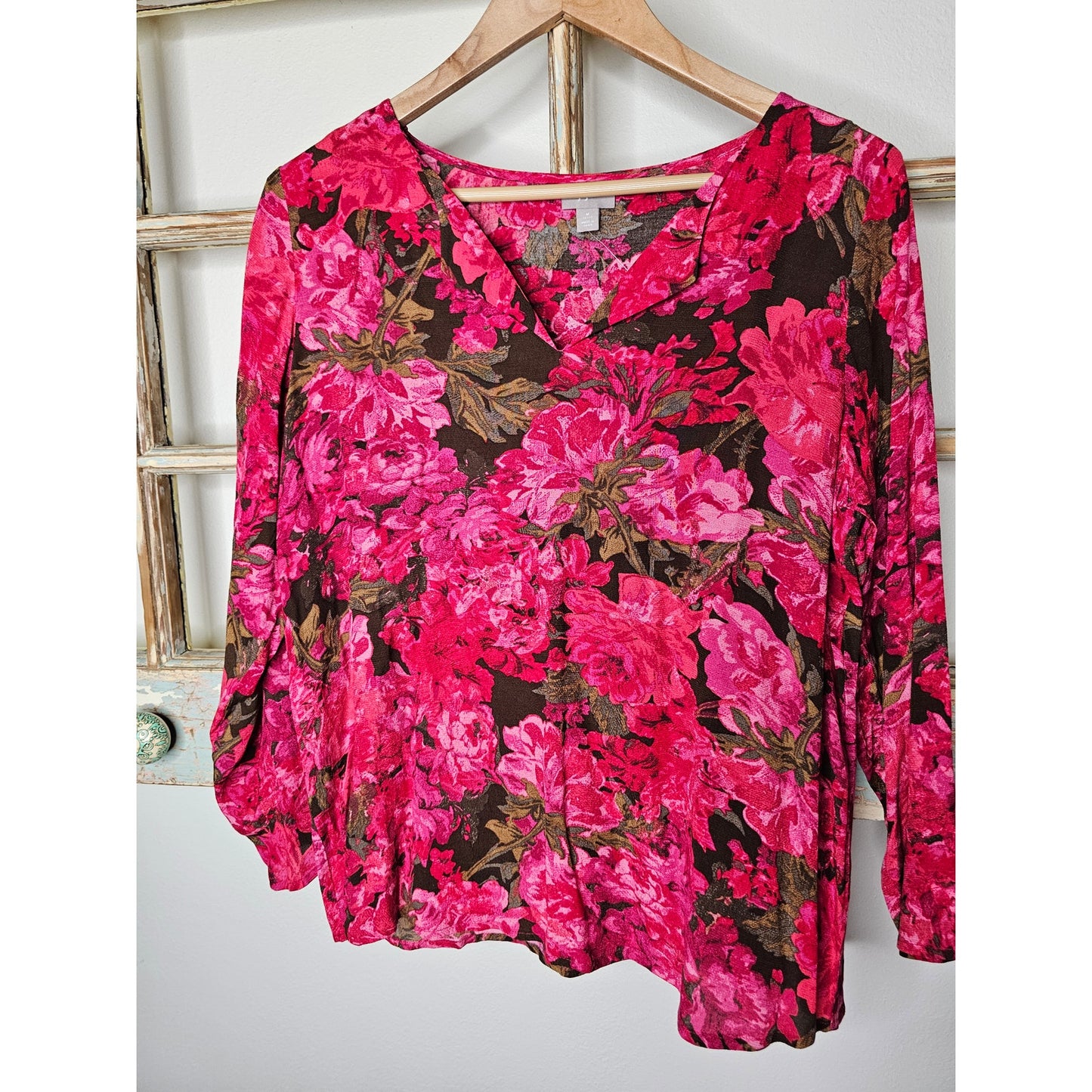 NWT J.Jill Red Floral Festive 3/4 Sleeve V-neckline Blouse Size MP