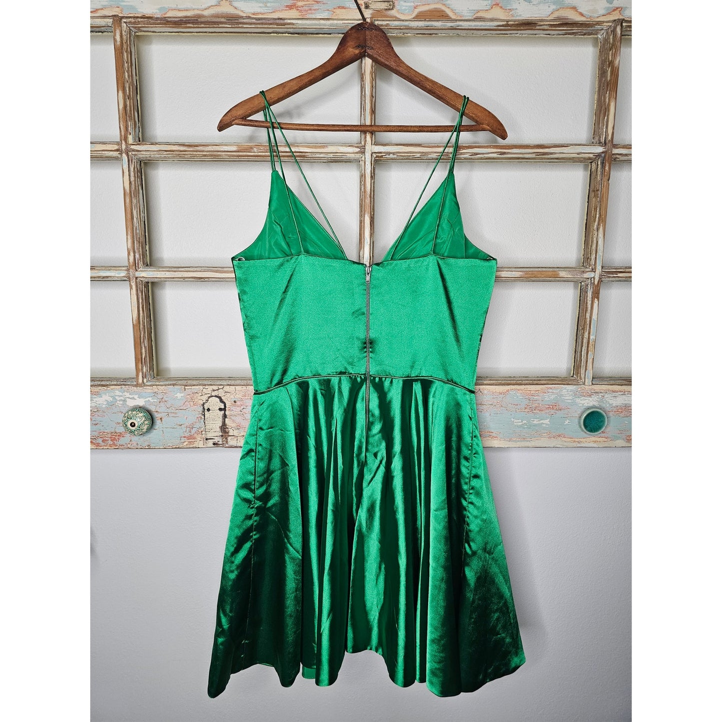 Sherri Hill Spaghetti Strap V-neck Satin Festive Mini Dress Ladies size 10