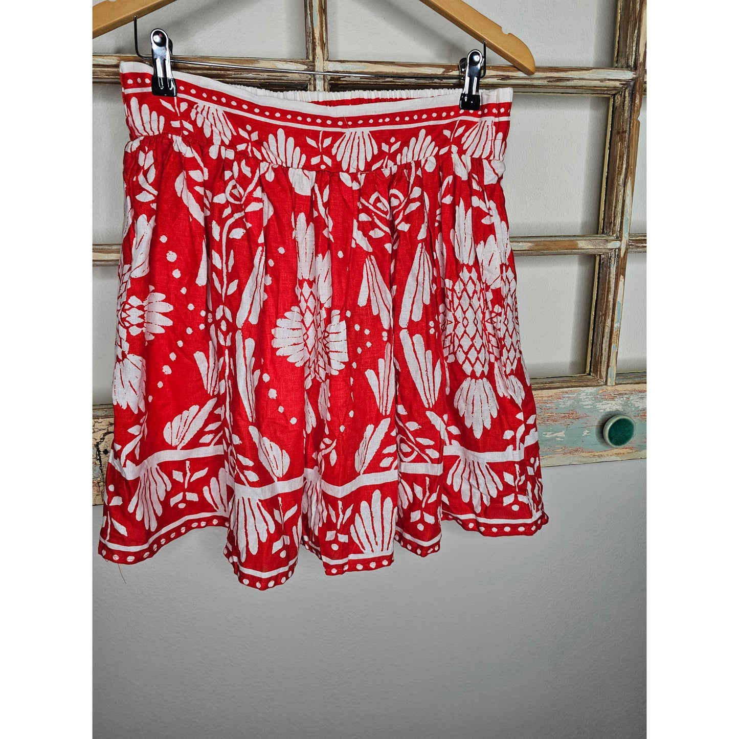 NWOT Haute Hippie red/white Linen blend Tiered Skirt Ladies size Medium