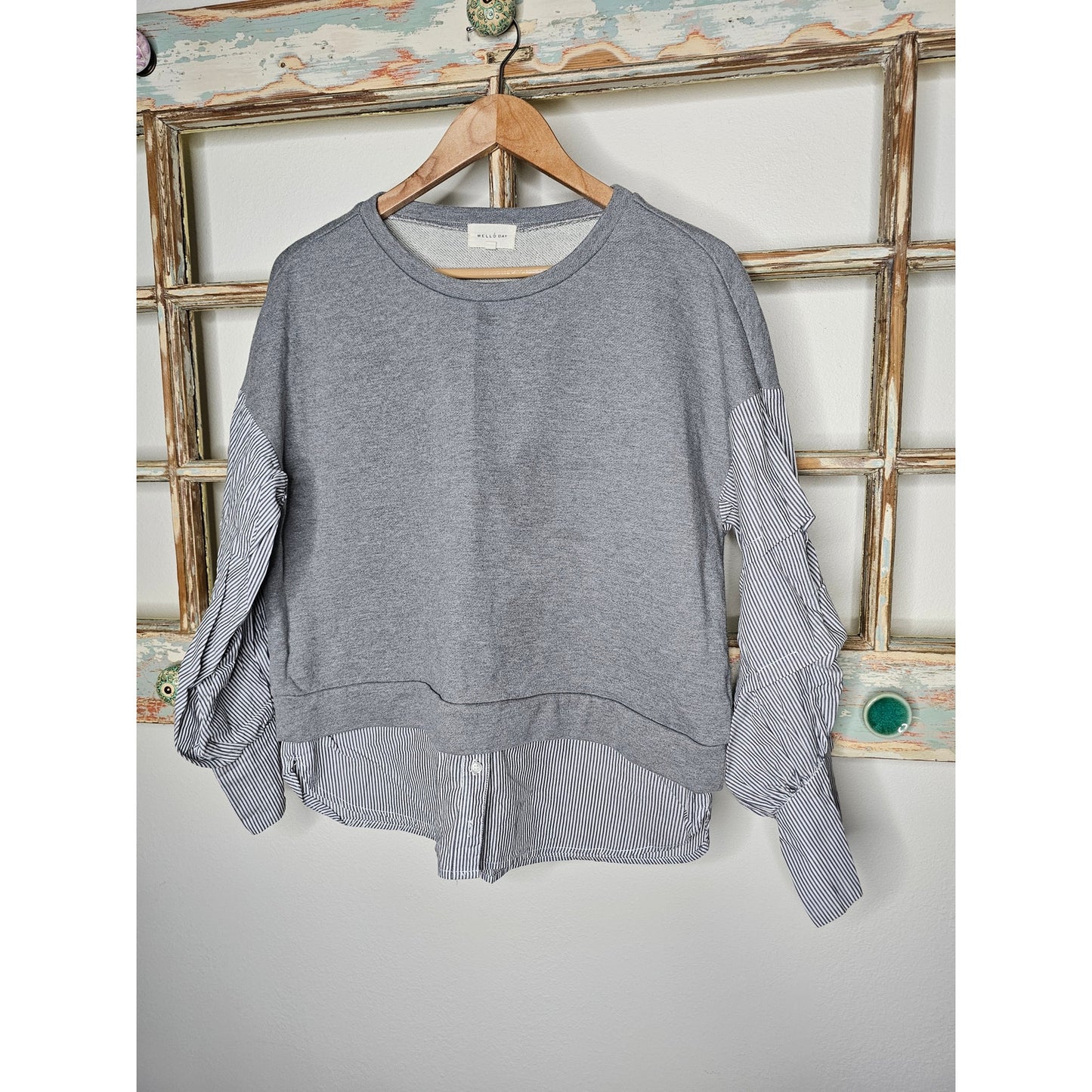 Mello Day Rushed Striped Sleeve W/ Grey Sweater 2PC Ladies size large
