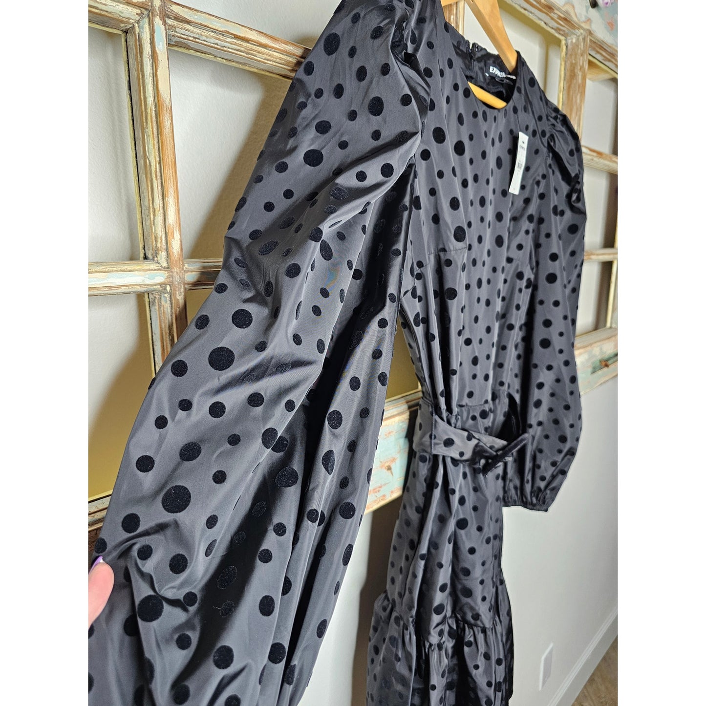 NWT Express black Velvety Polka Dot Puff Sleeve Tiered Dress size Medium