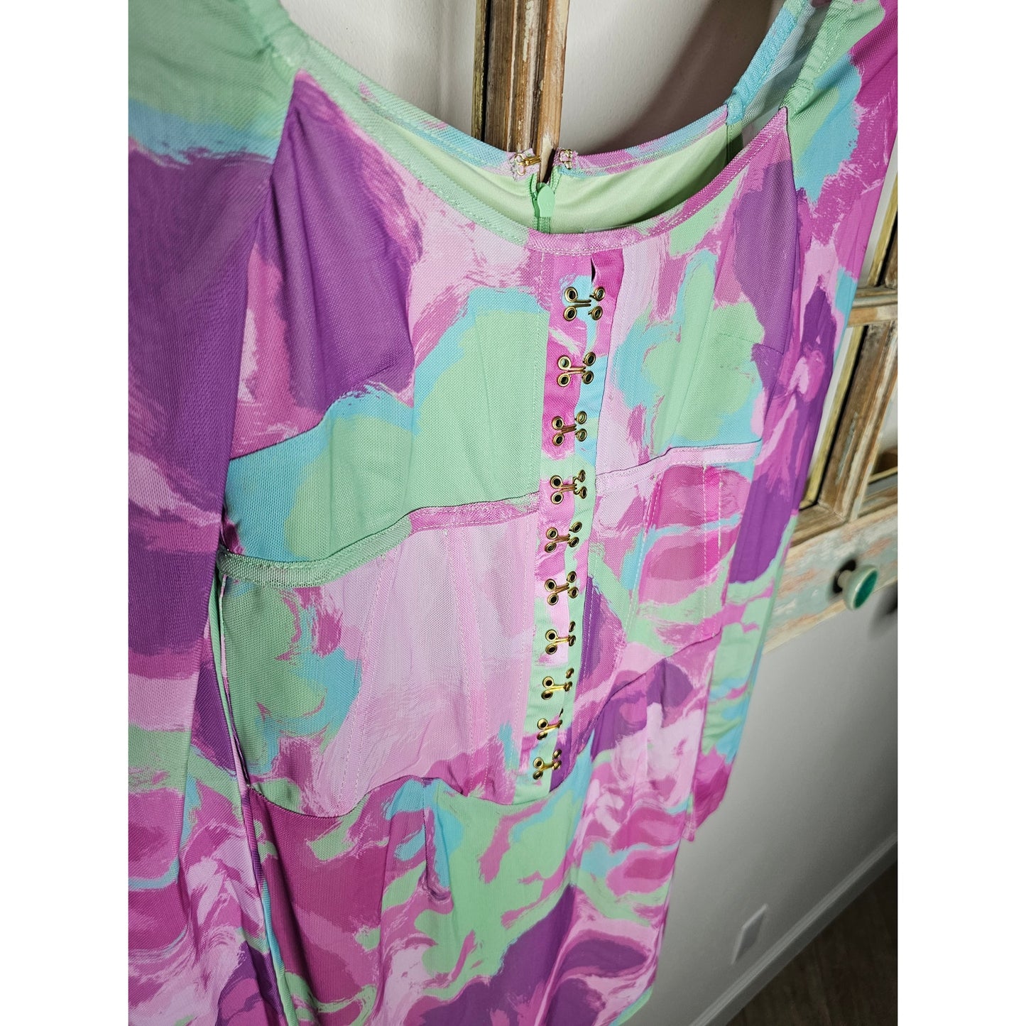 Sabo Thylane Lined Dress Sheer Sleeves Hooks Up Front Ladies Size 4