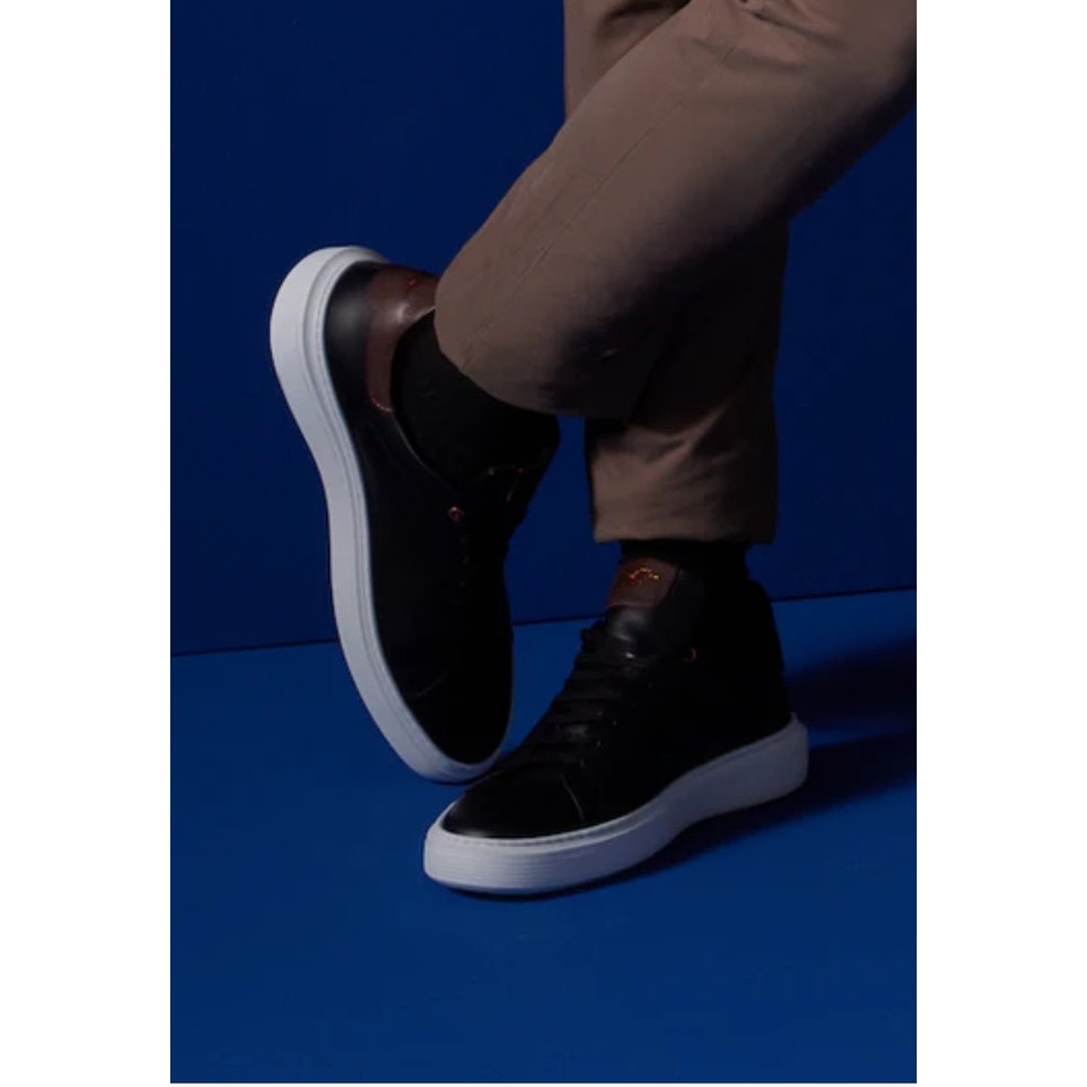 NIB Good Man Brand Legend London Black Sneaker with Brown Accent Men's size 10