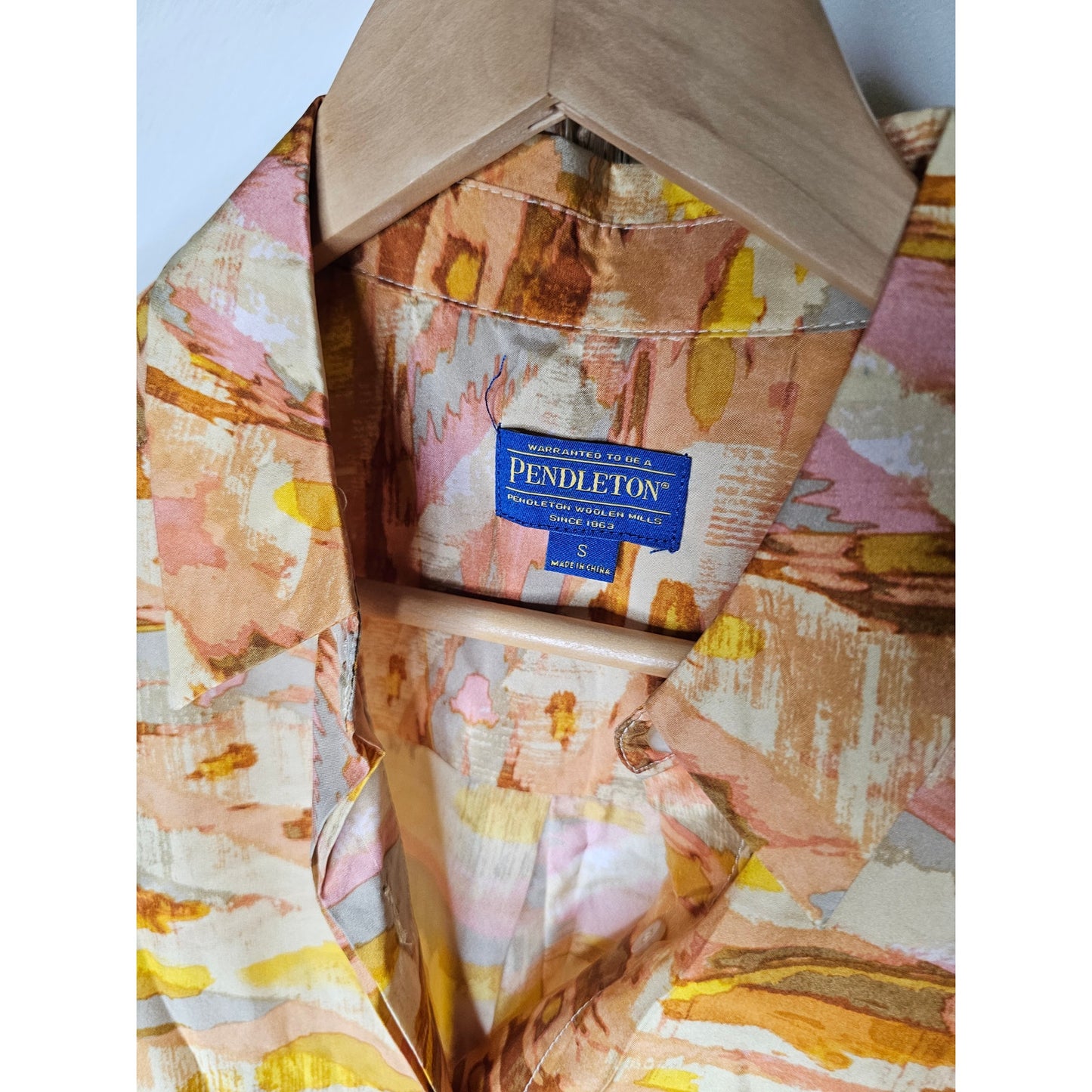 Pendleton 100% Silk Yellow/Pink Camo Button up Sleeveless Top Size Small