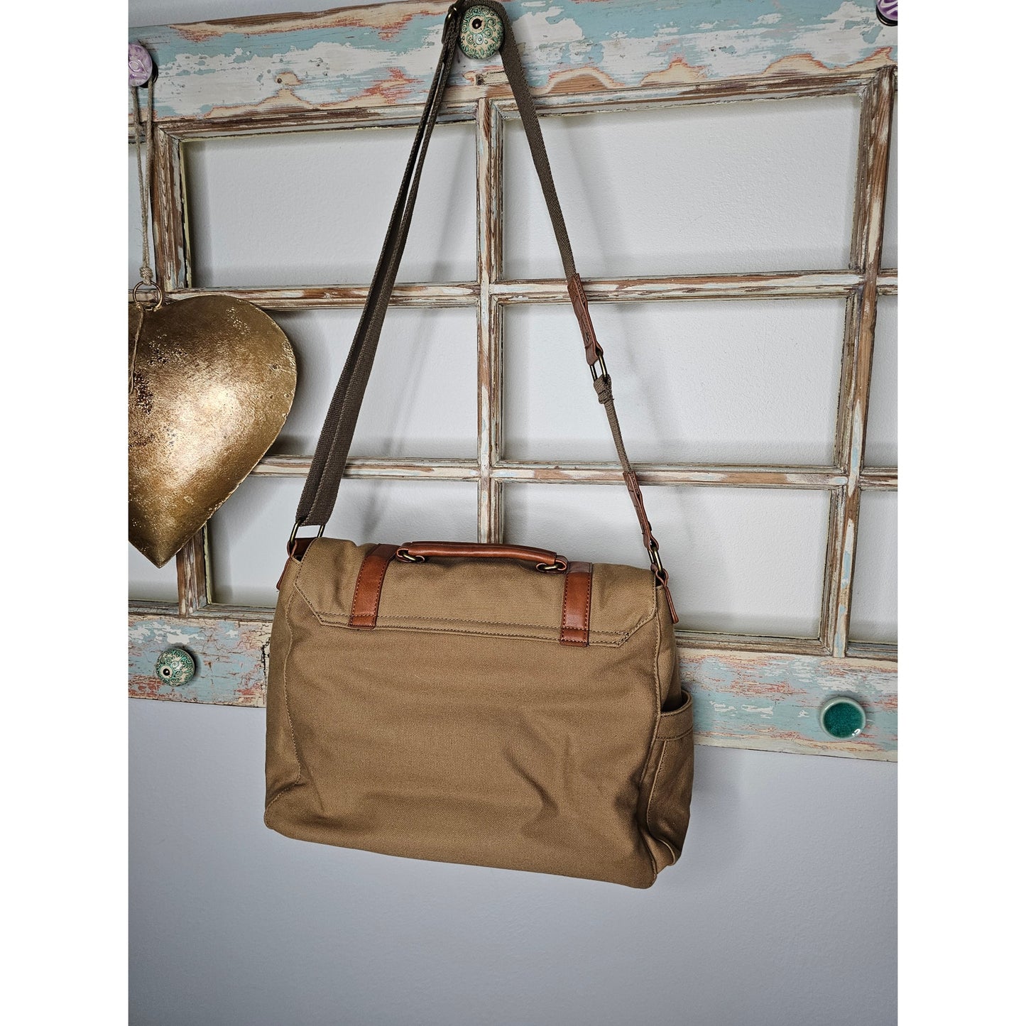 The Danbury Mint Tan Canvas Shoulder Messenger Laptop Bag
