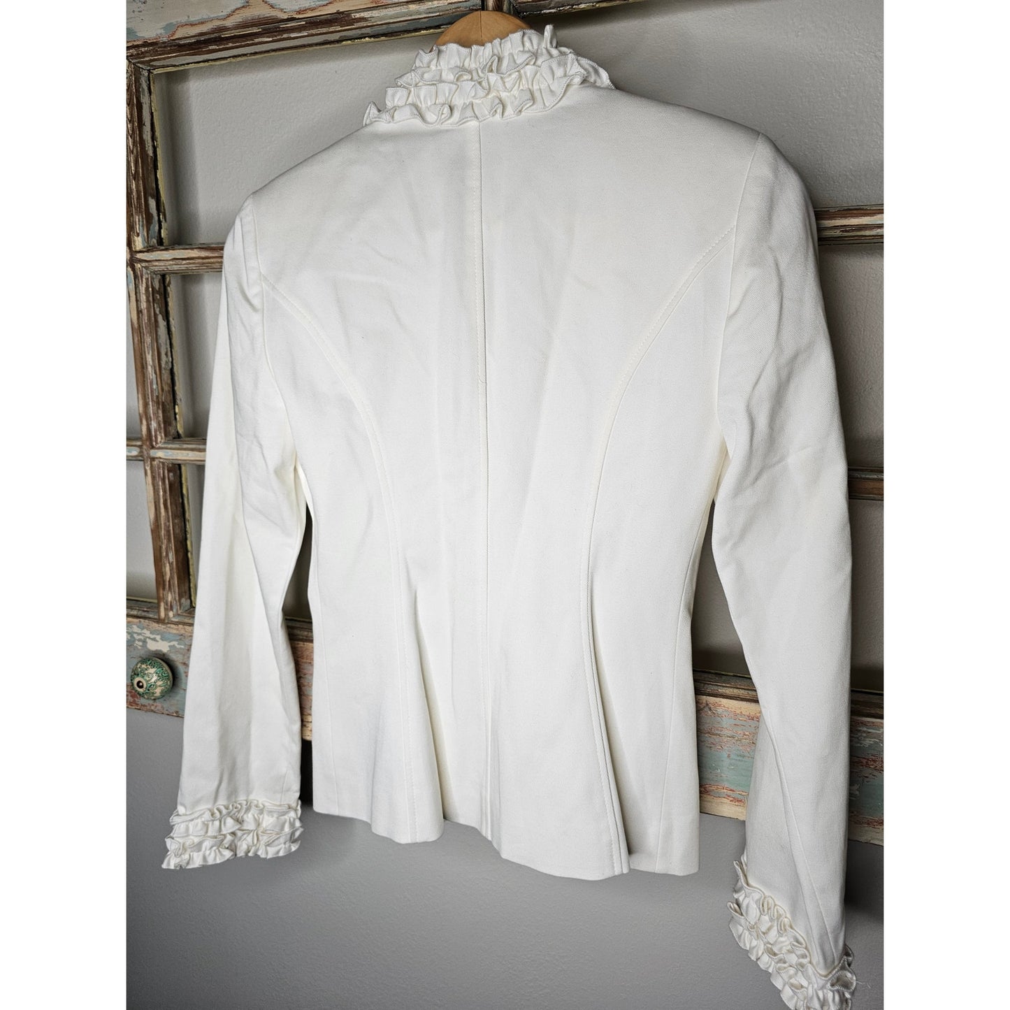 Anne Fontaine White Ruffled Blazer Ladies size 36 / US 0/2
