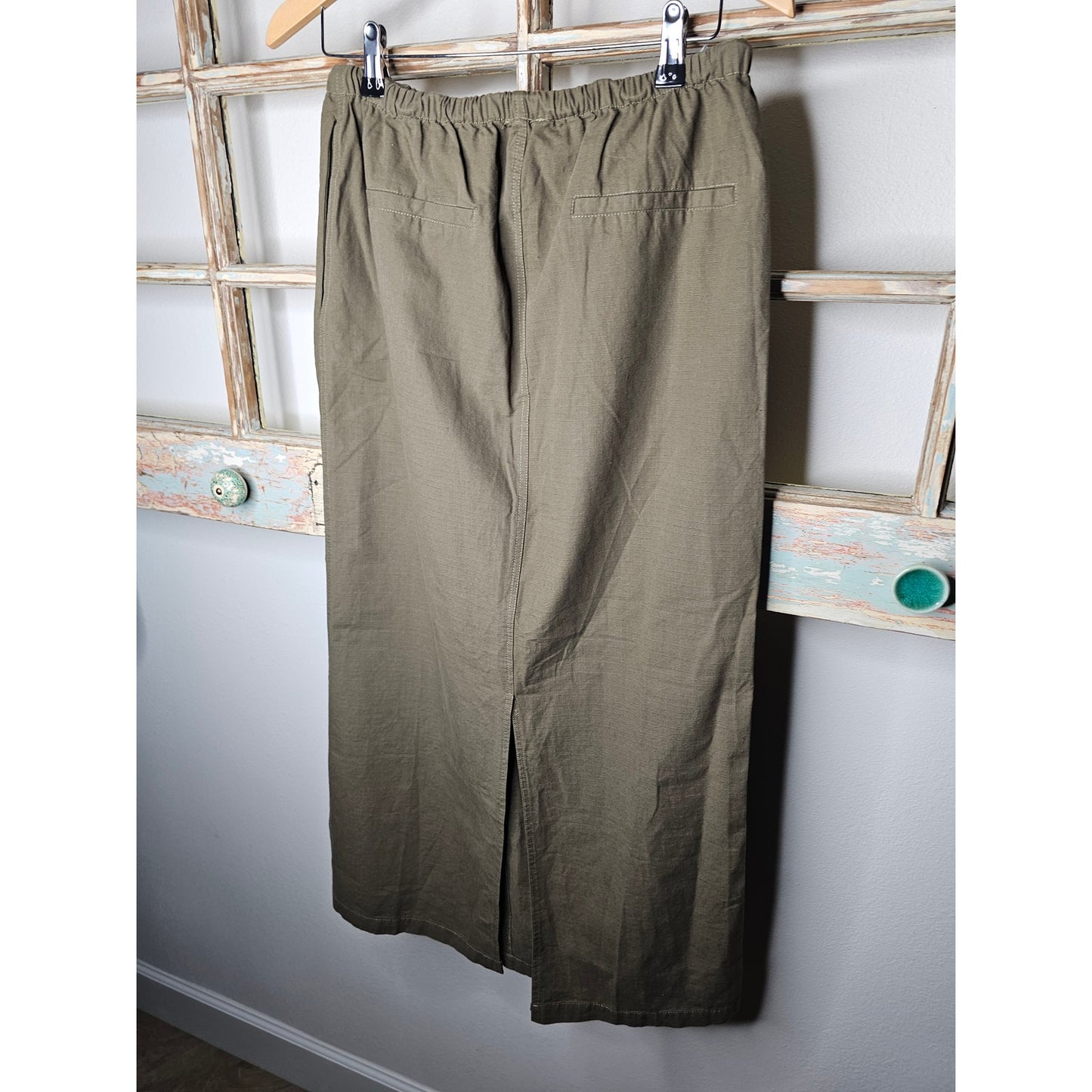 NWT Khaki Midi Cargo Skirt by Pink Diamond Ladies size 10