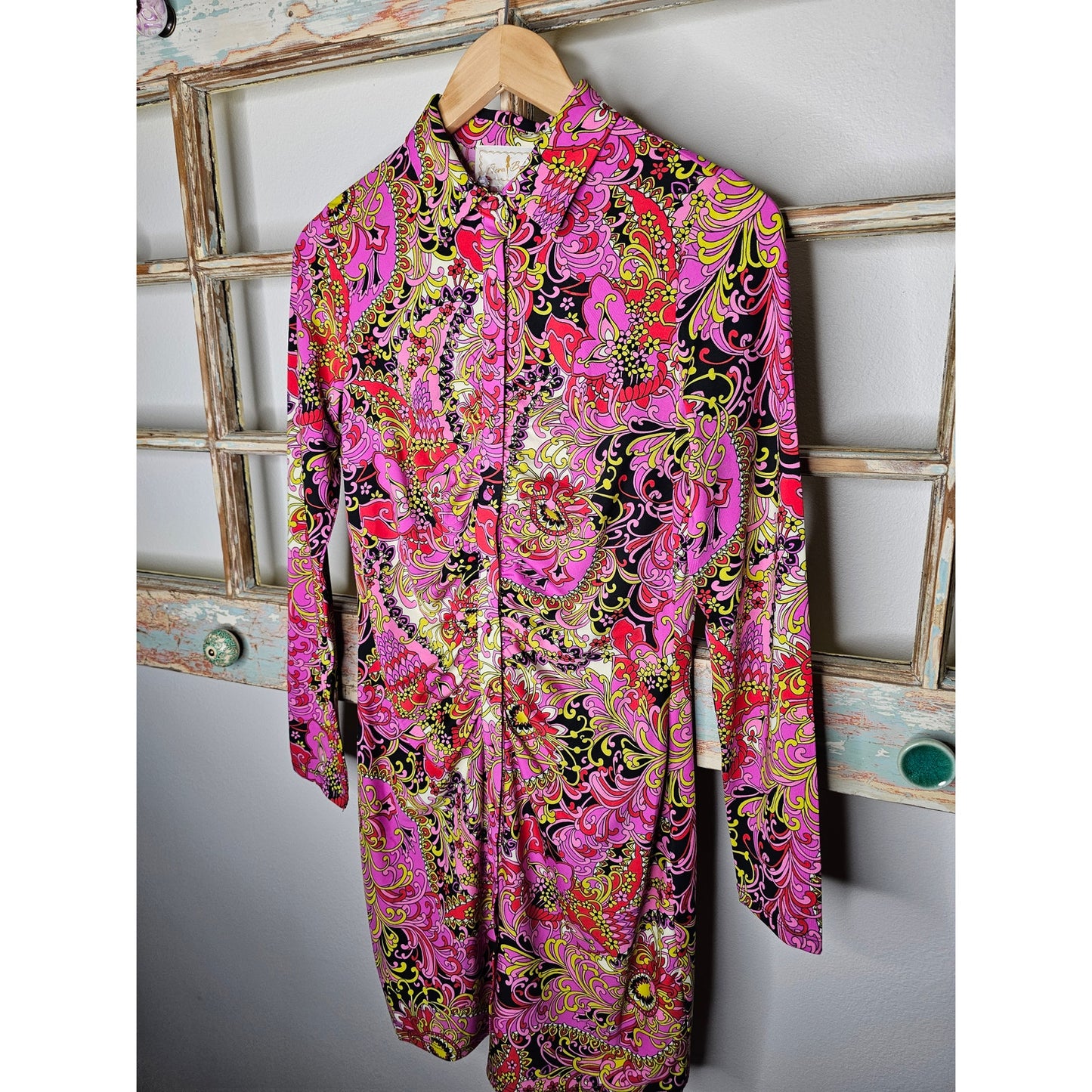 NWT Flora Bea Makely Retro Print Button Up Dress Ladies size Medium