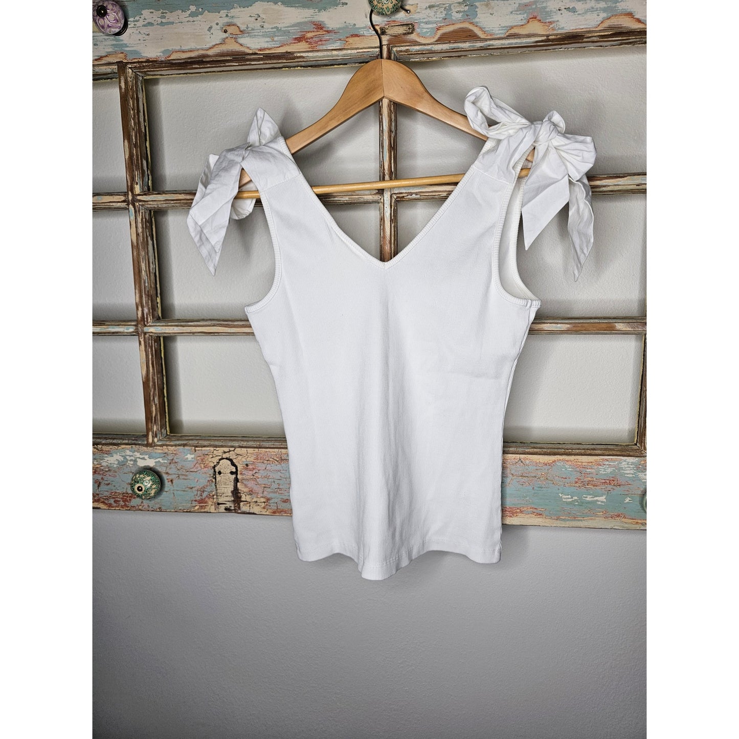 NWT Anthropologie Maeve White Tank Top W/ Bows Ladies size Medium