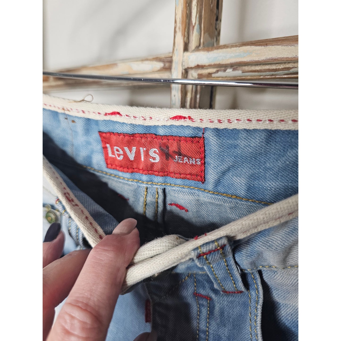 LEVIS 501 LIGHTER WASH TAPERED LEG LADIES SIZE 28