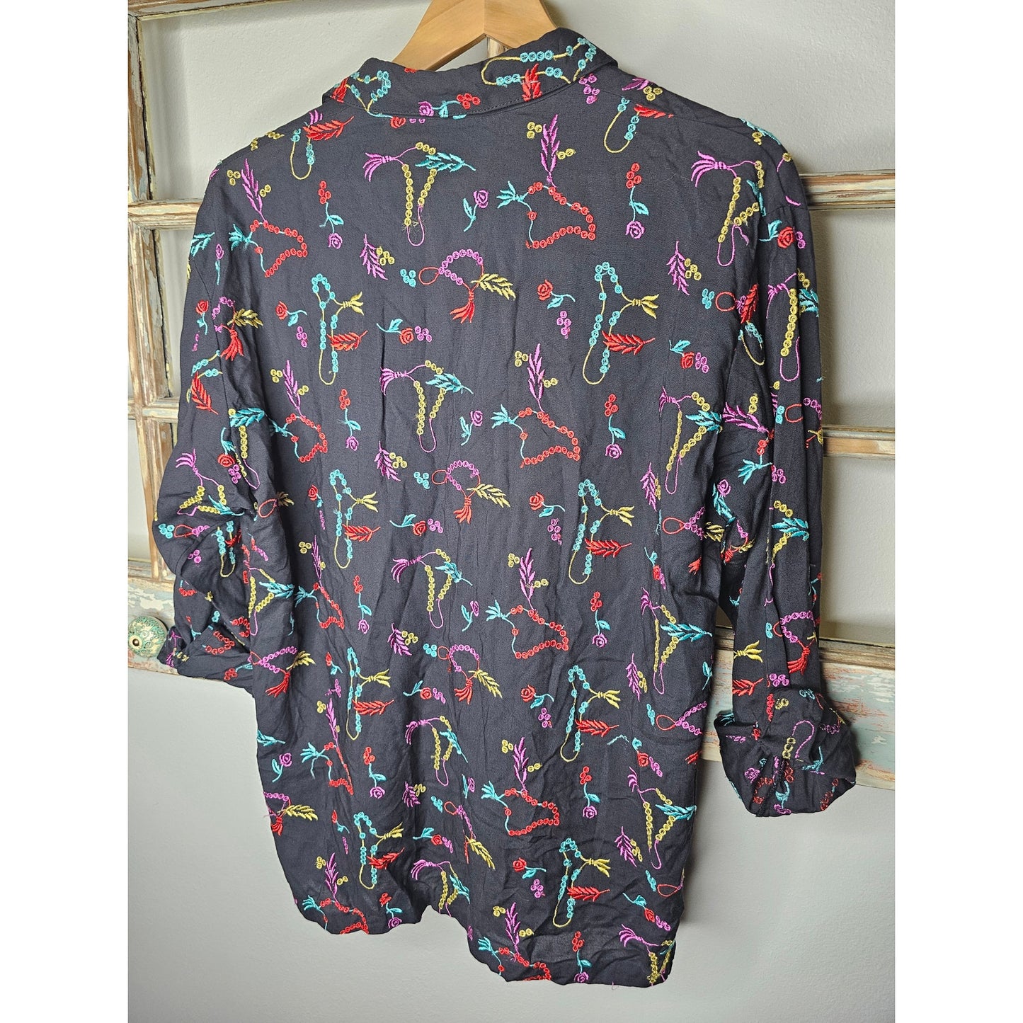 Vintage Diane Von Furstenberg NY Paris Embroidered Button Up size Large