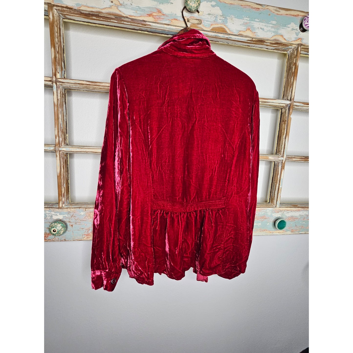 NWT Coldwater Creek Crushed Red Velvet V-neck button up ladies size Medium