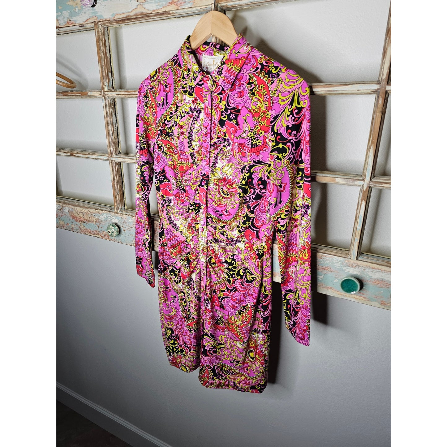 NWT Flora Bea Makely Retro Print Button Up Dress Ladies size Medium